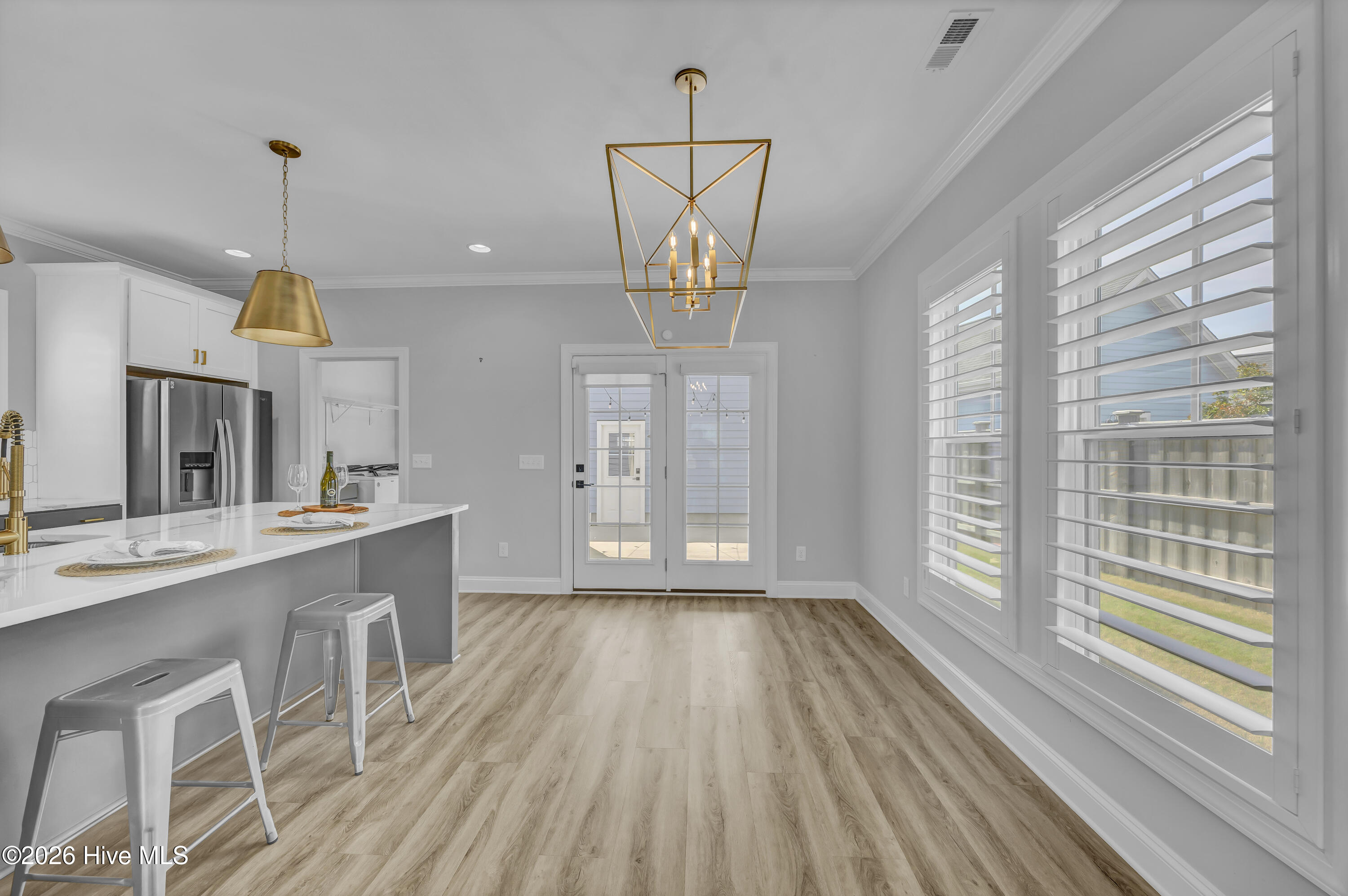 100565697 | Photo 19