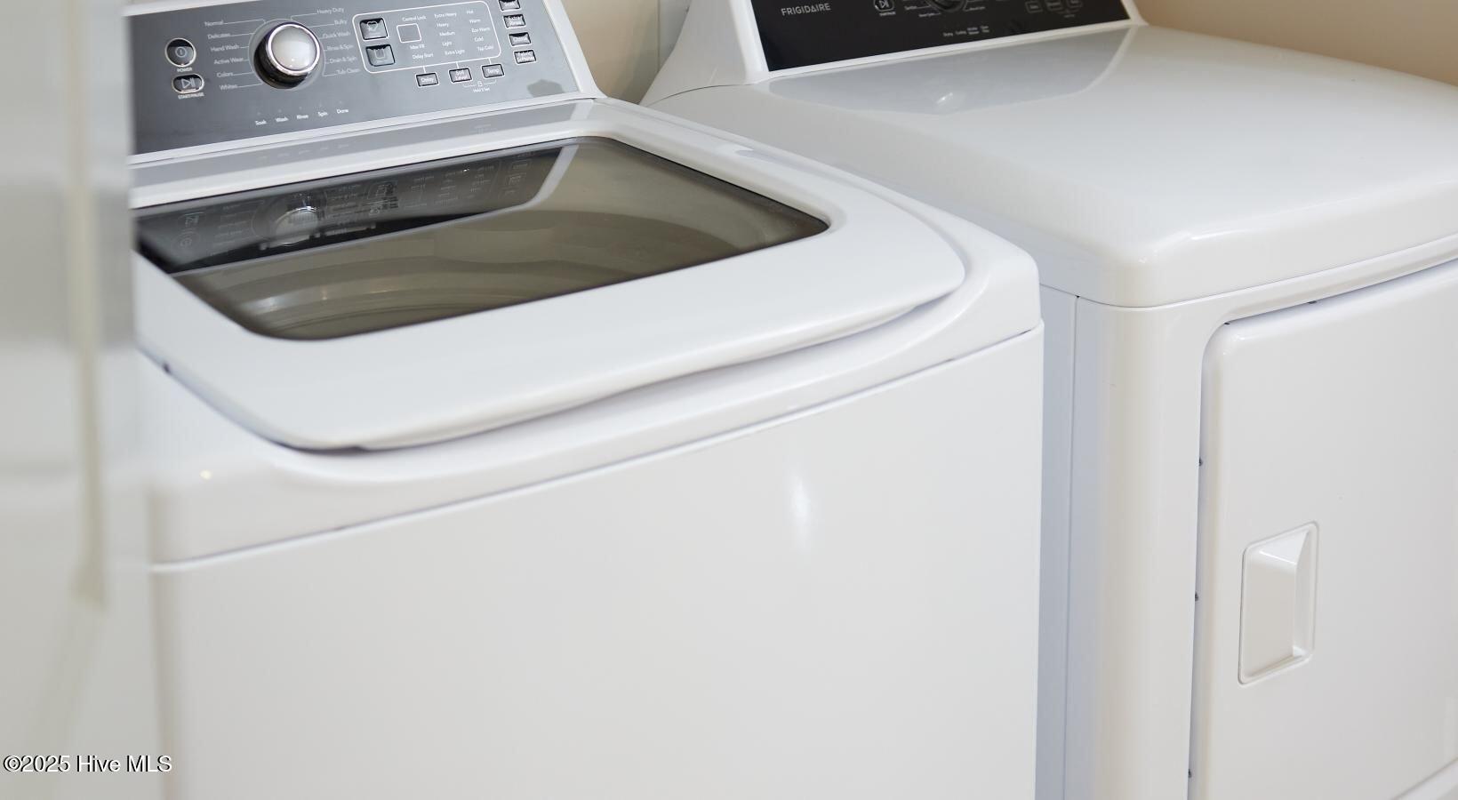 100522729 | Photo 25