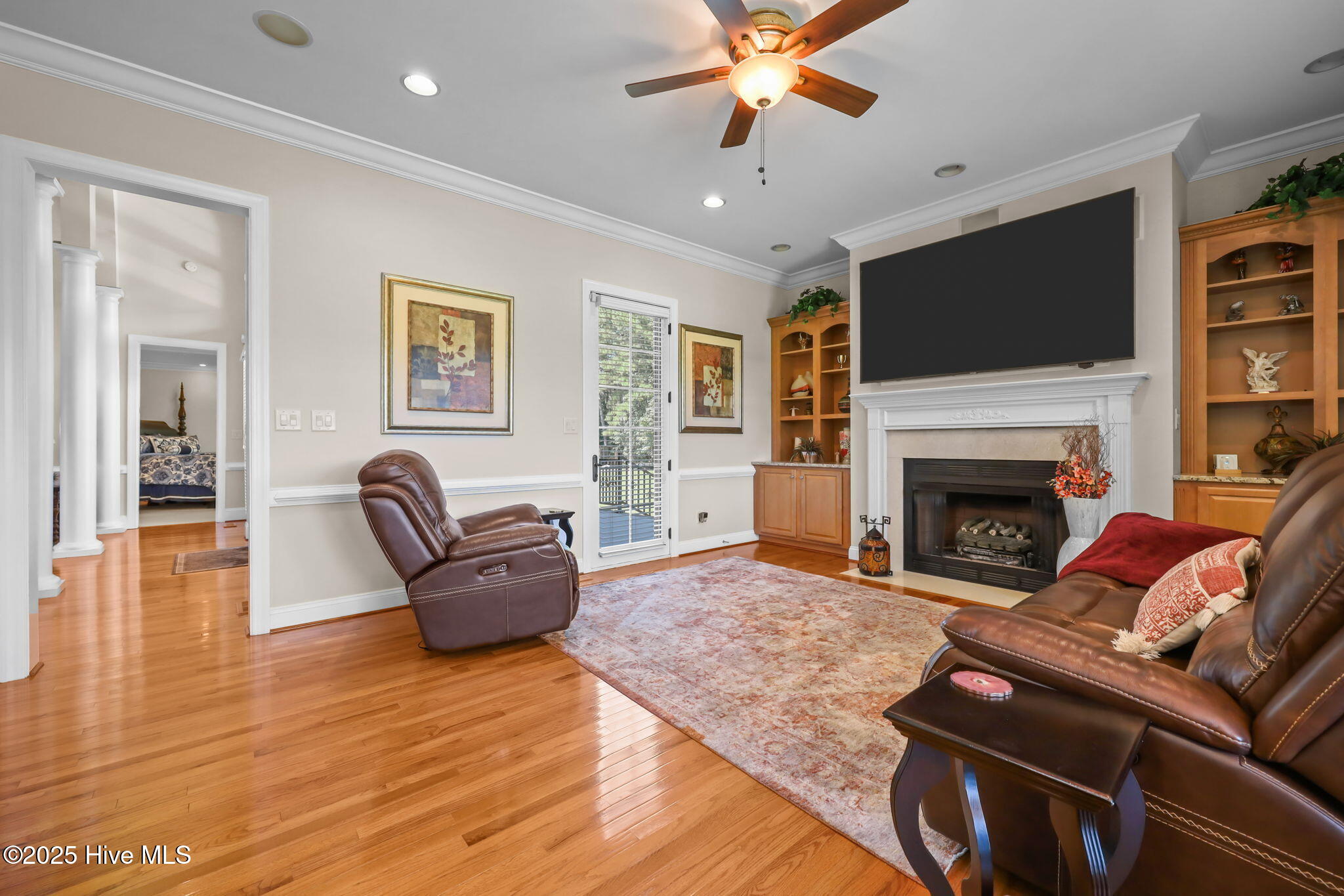 100529119 | Photo 27