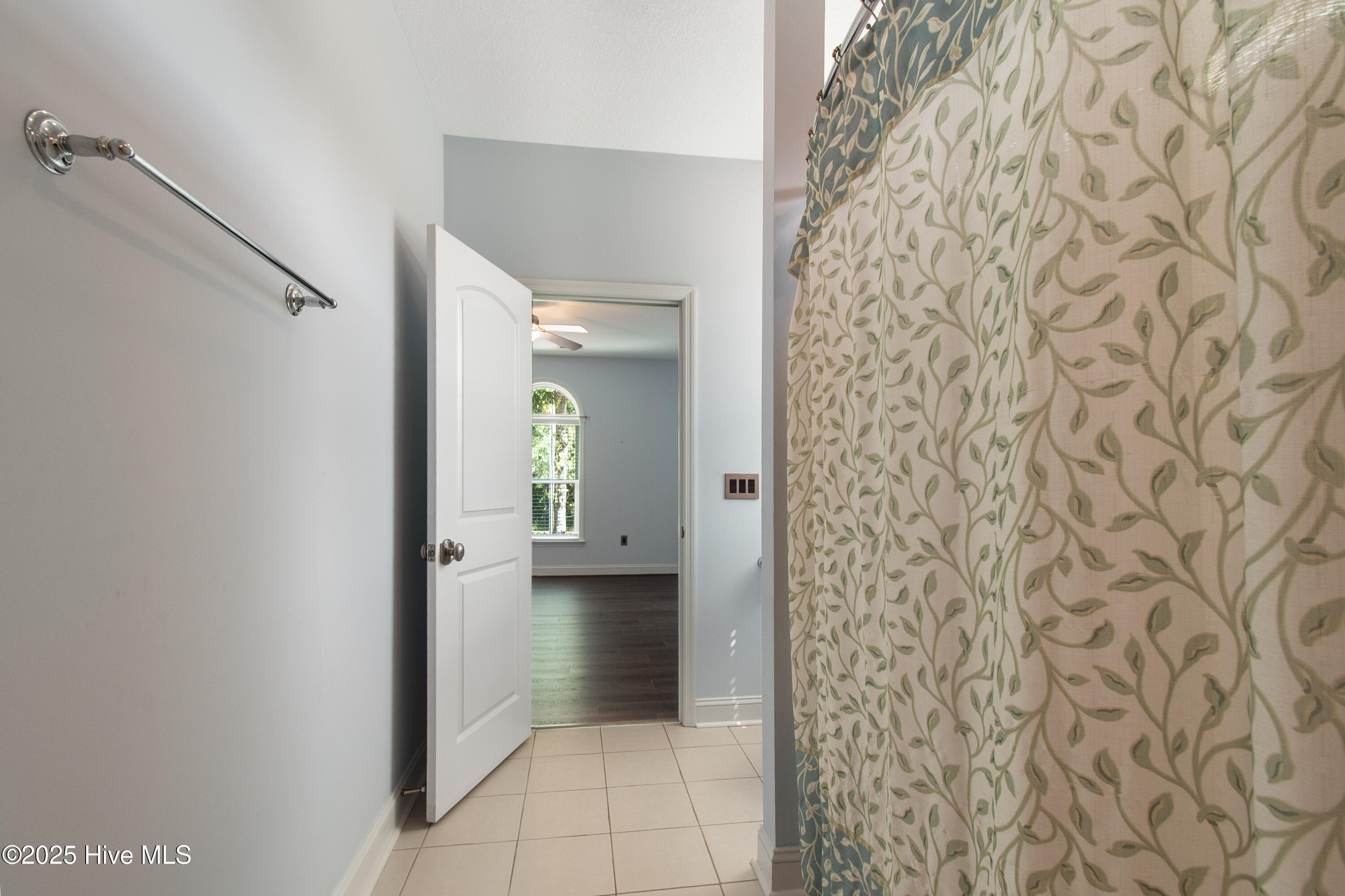 100532491 | Photo 34