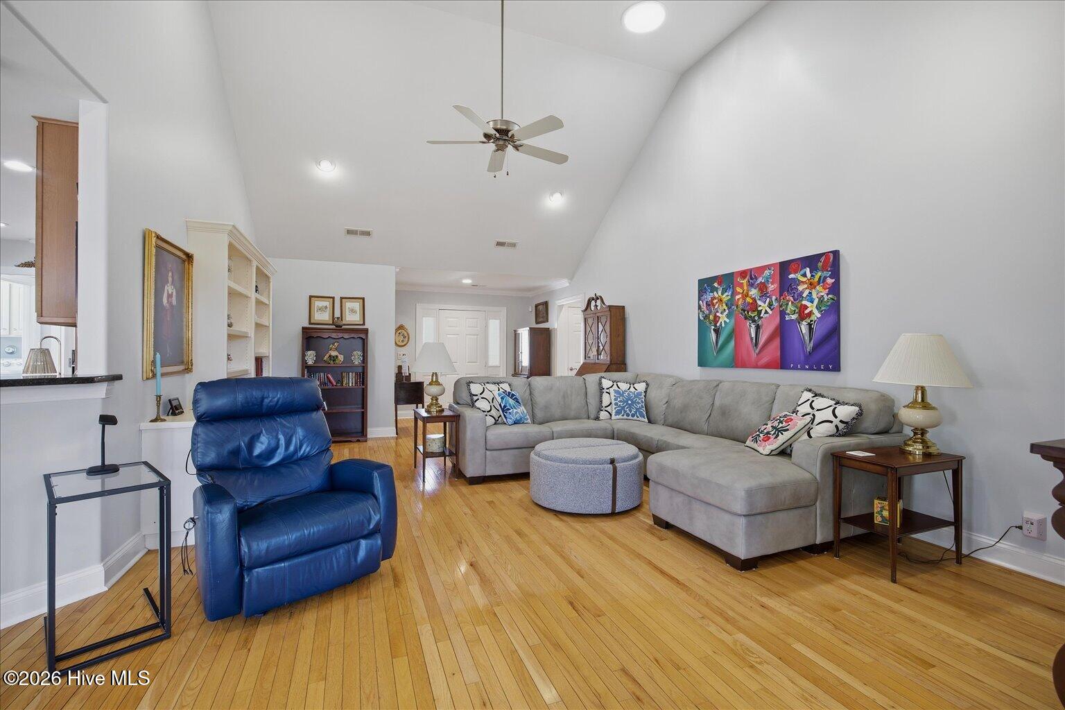 100559309 | Photo 14