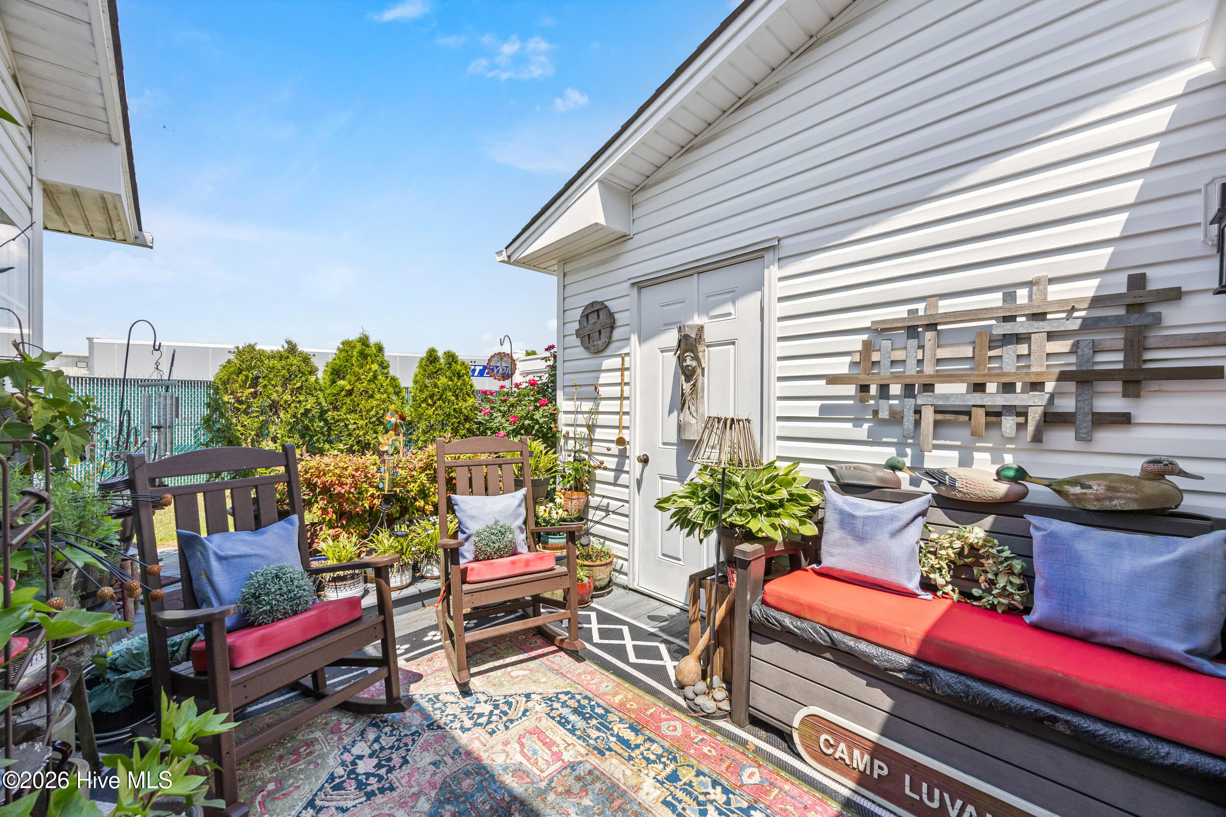 100569630 | Photo 20