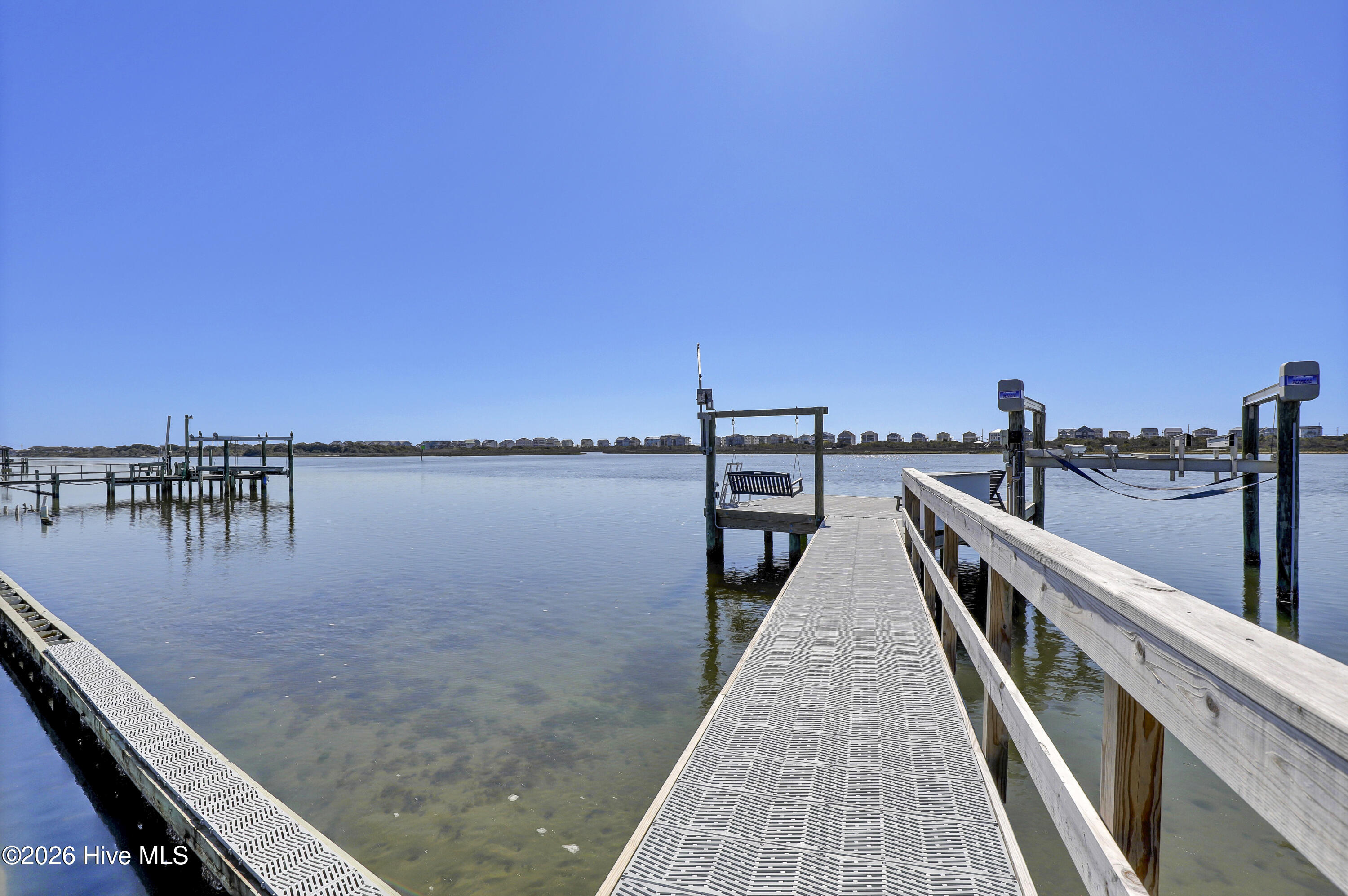 100562204 | Photo 46