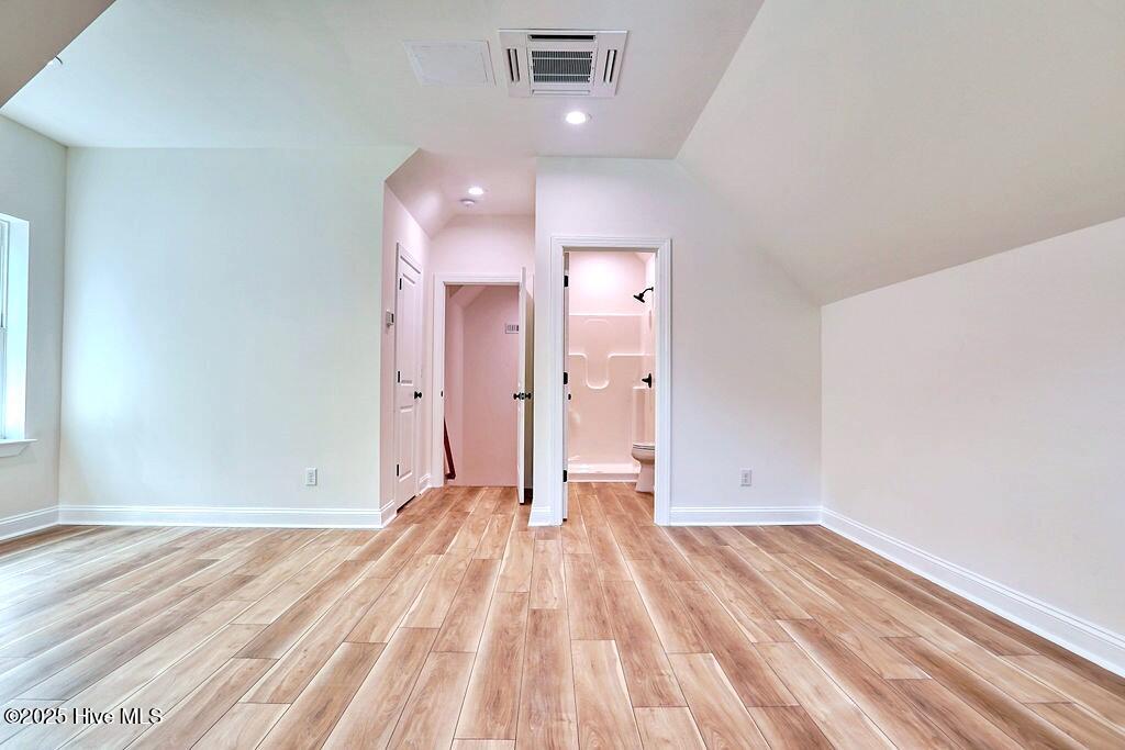 100499257 | Photo 49