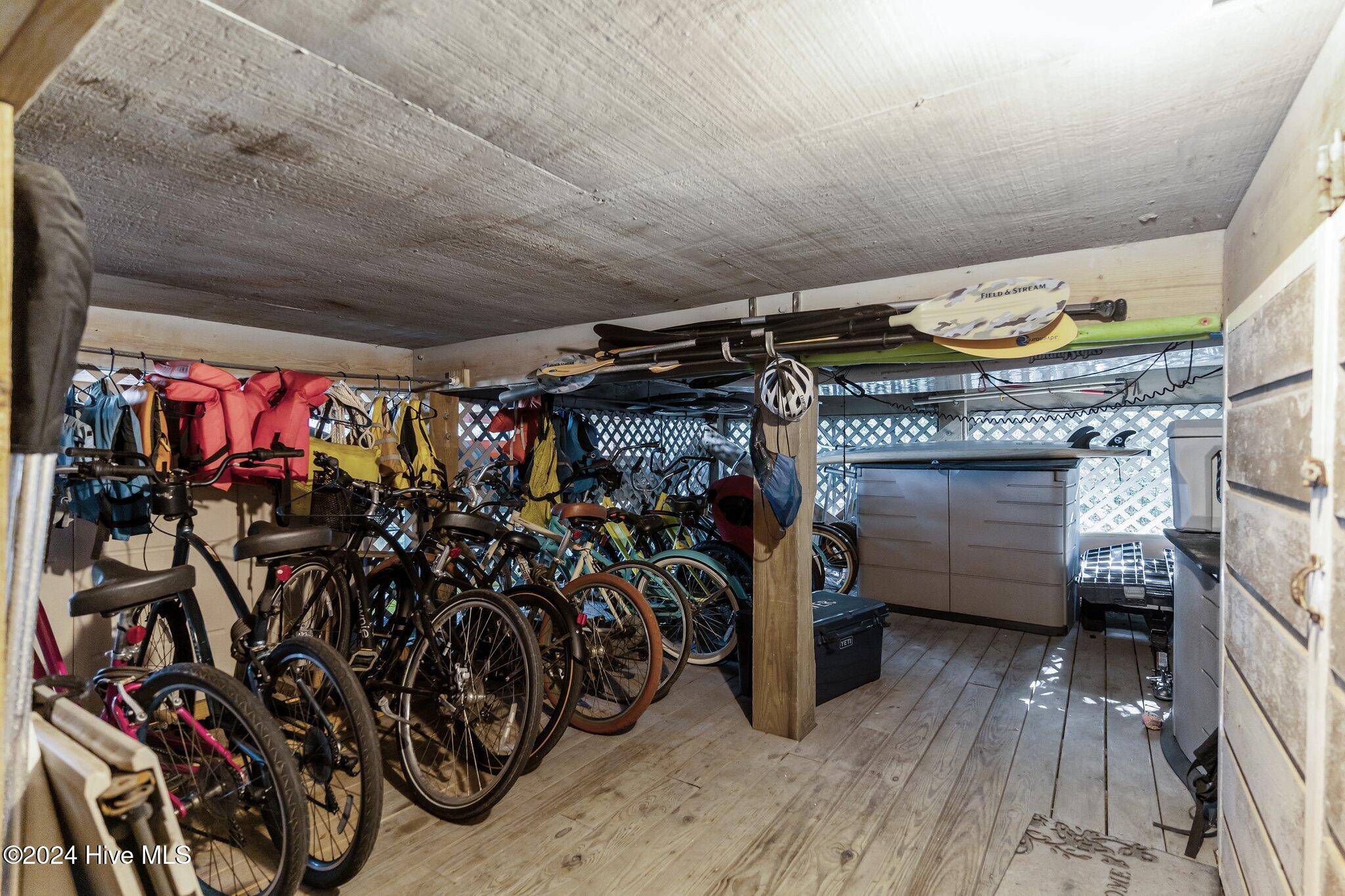 100551780 | Photo 53