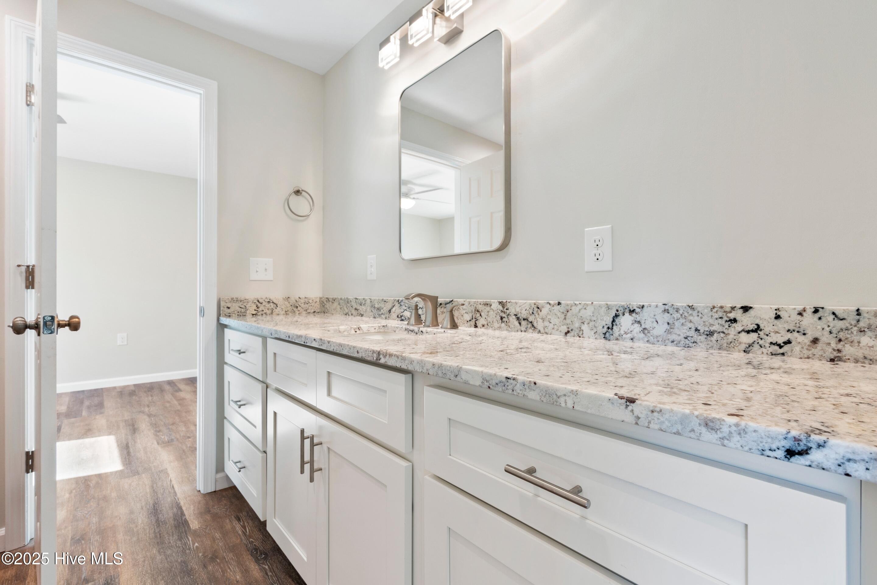 100545908 | Photo 27