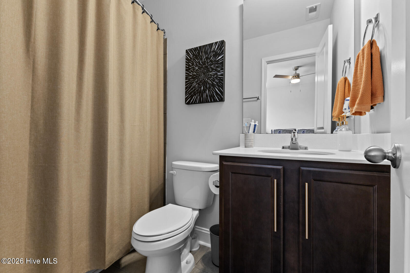 100565917 | Photo 40