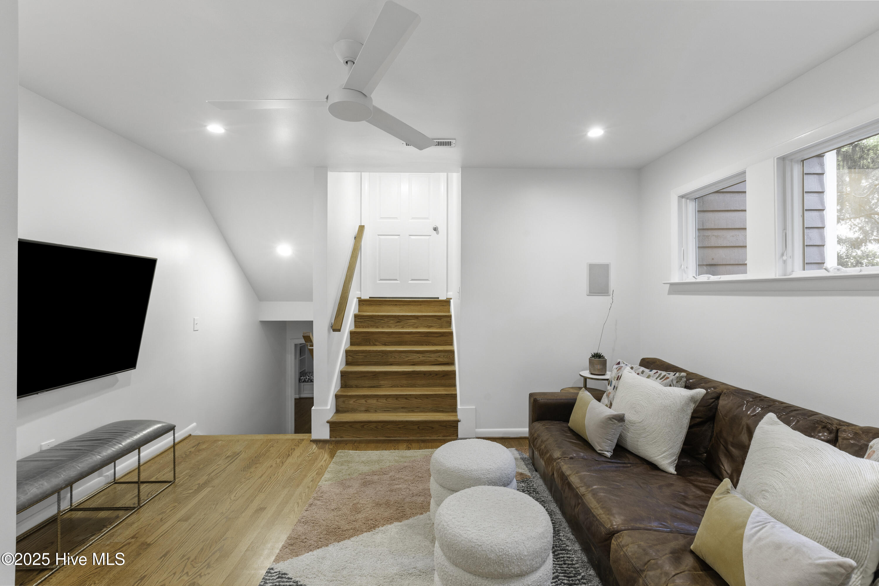 100555228 | Photo 30