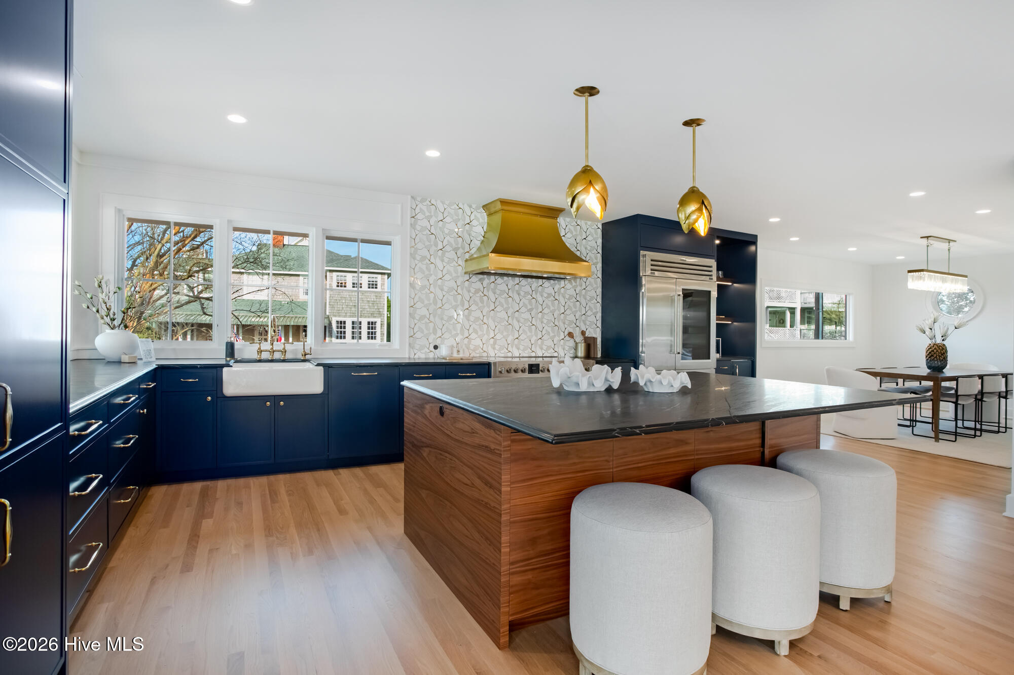 100550703 | Photo 15