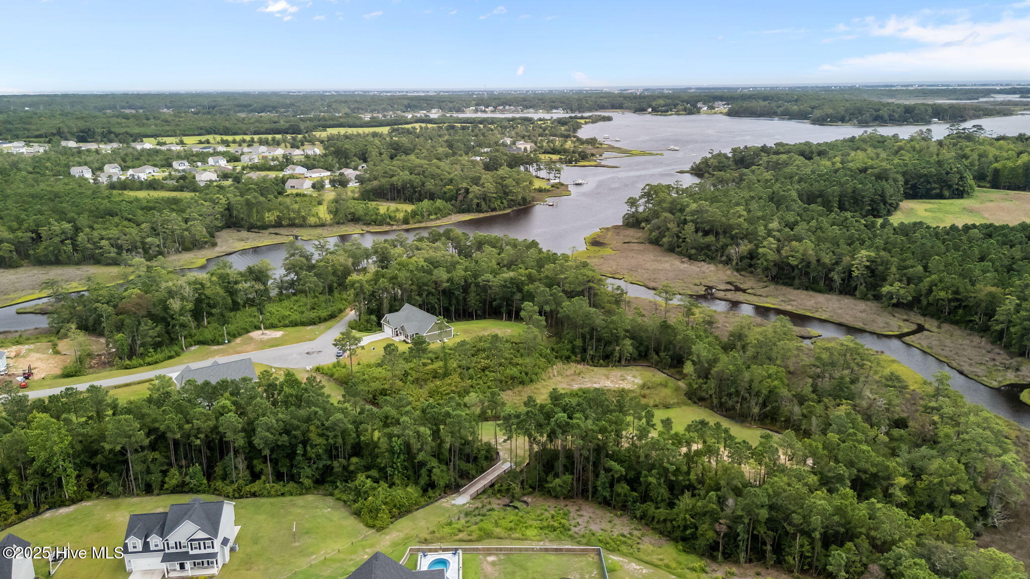 100524817 | Photo 19