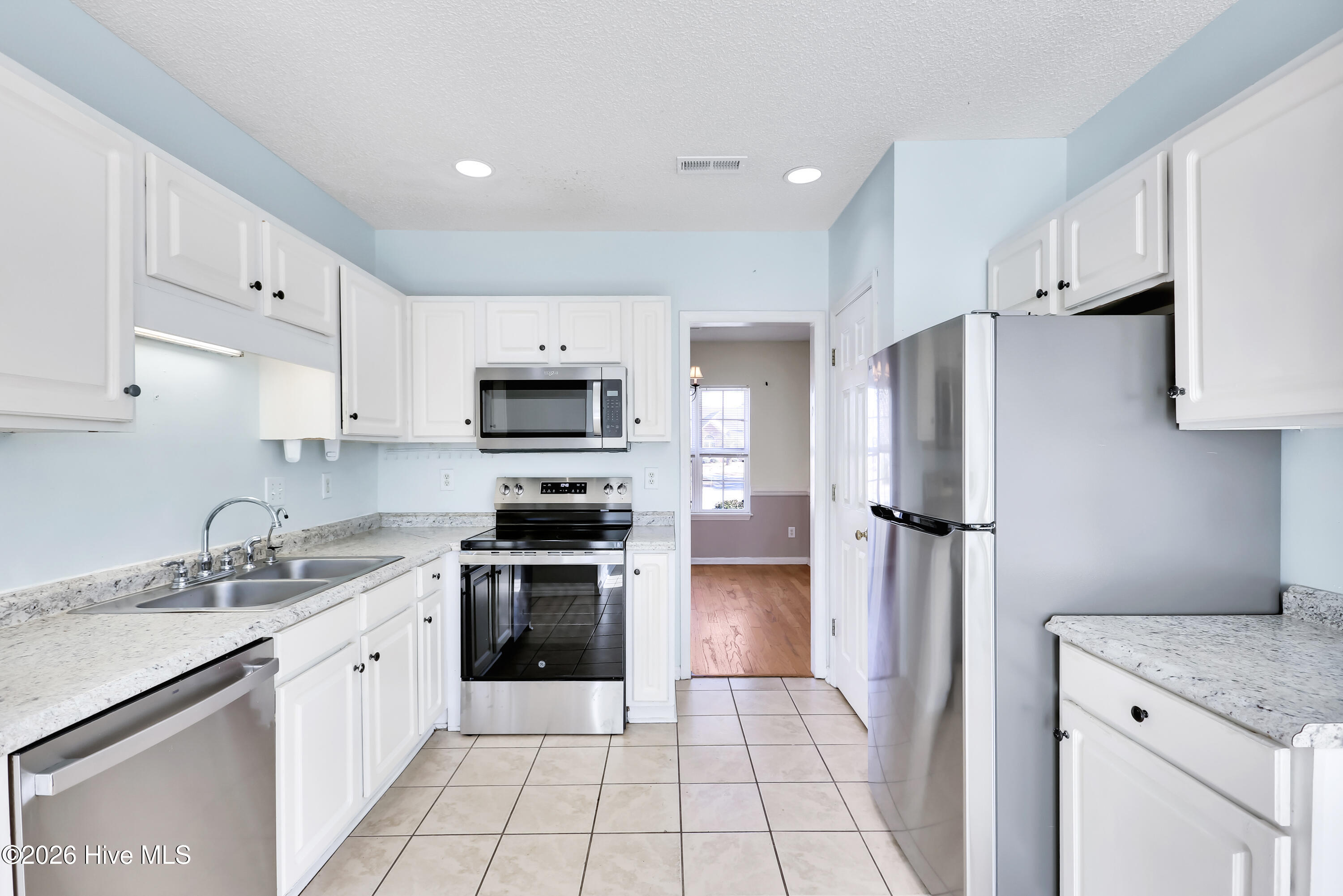 100550407 | Photo 13