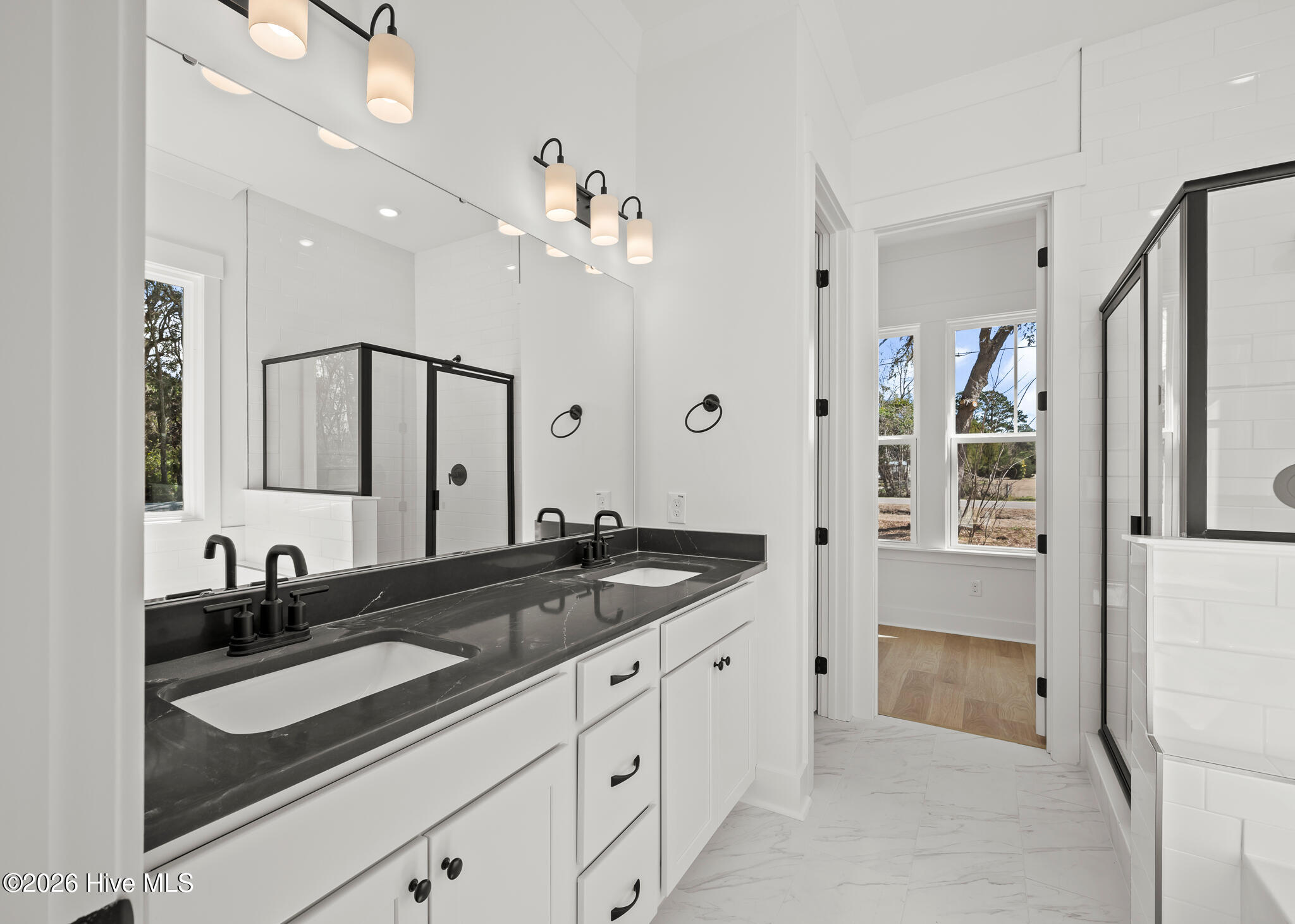 100552796 | Photo 22