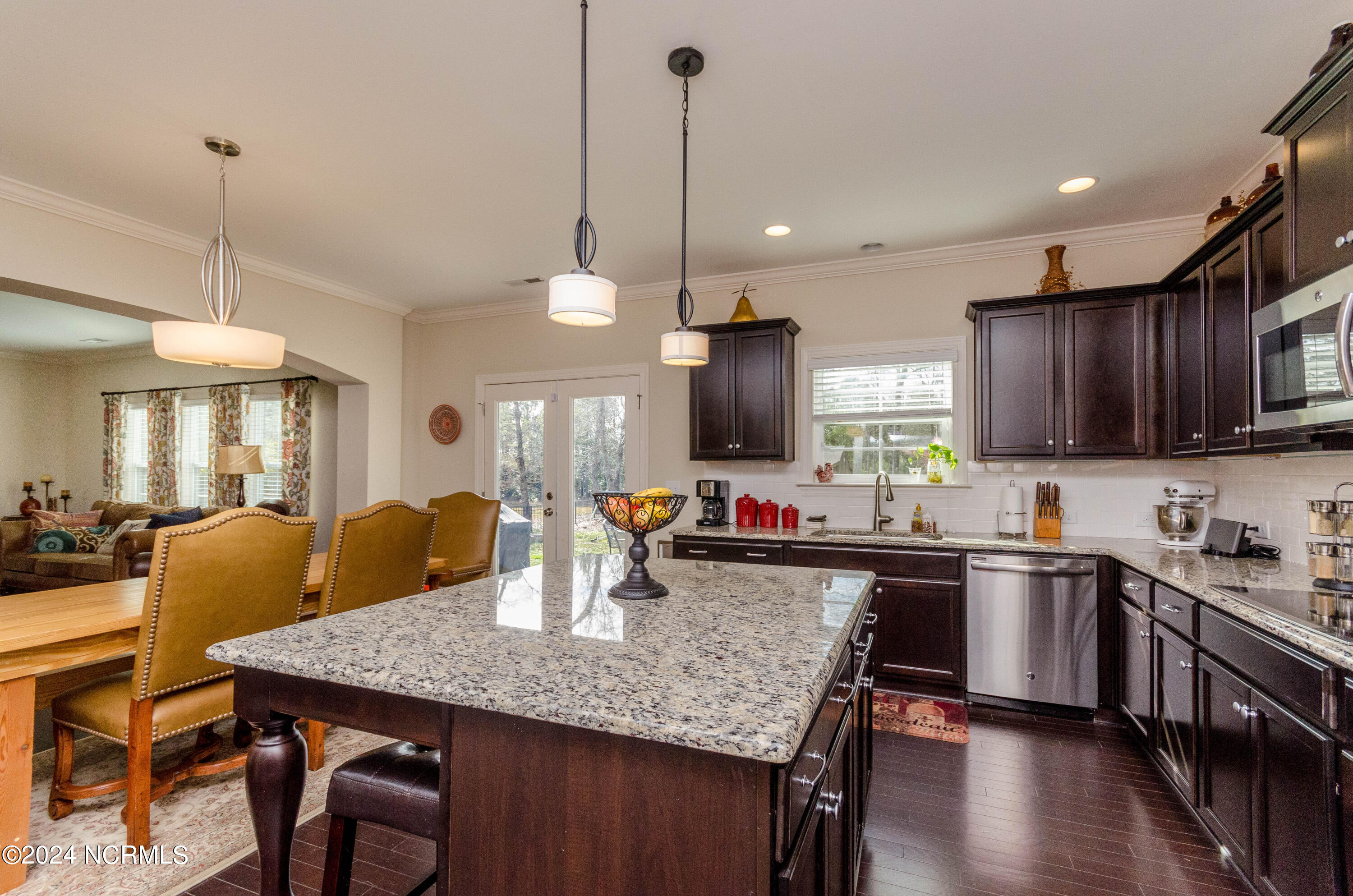 100560622 | Photo 19