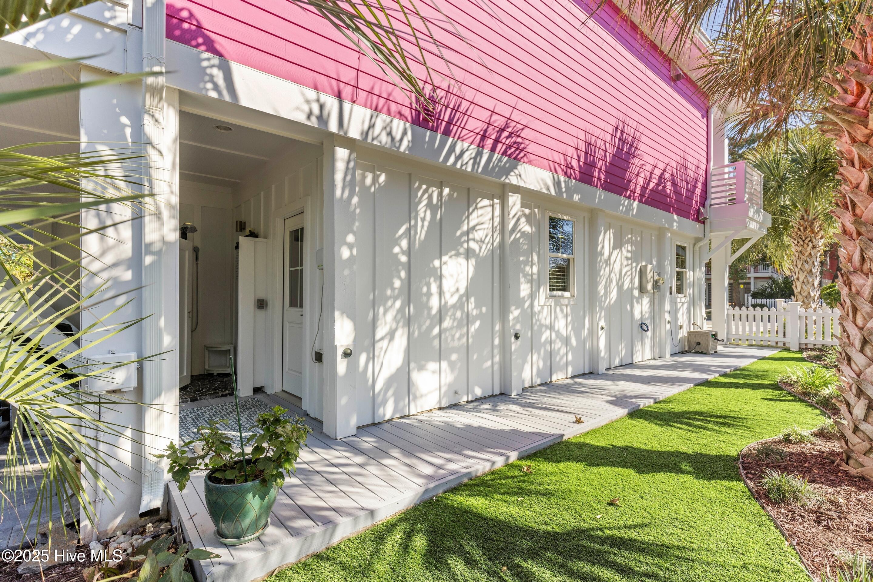 100540413 | Photo 52