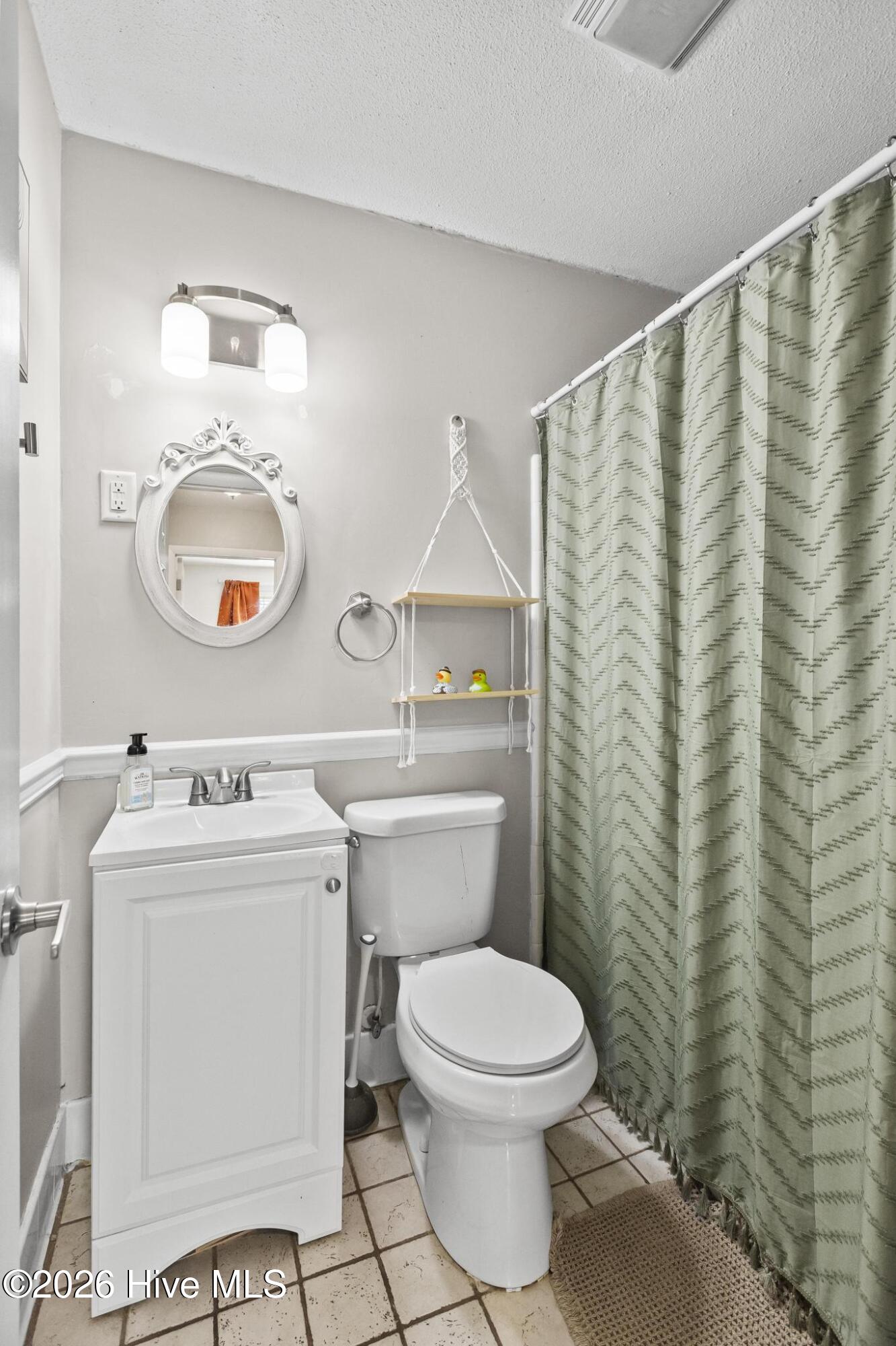 100553345 | Photo 25