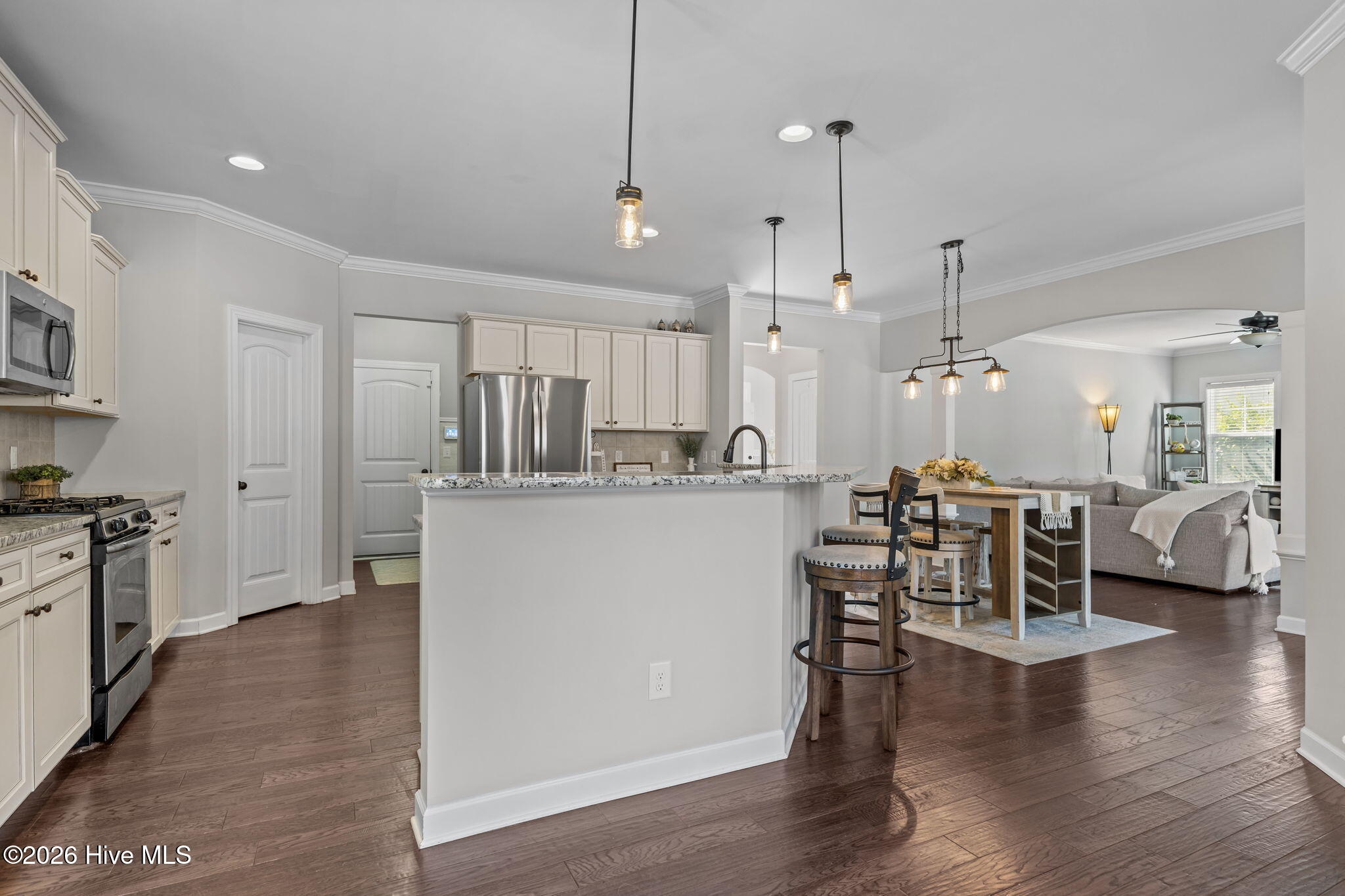 100554627 | Photo 10