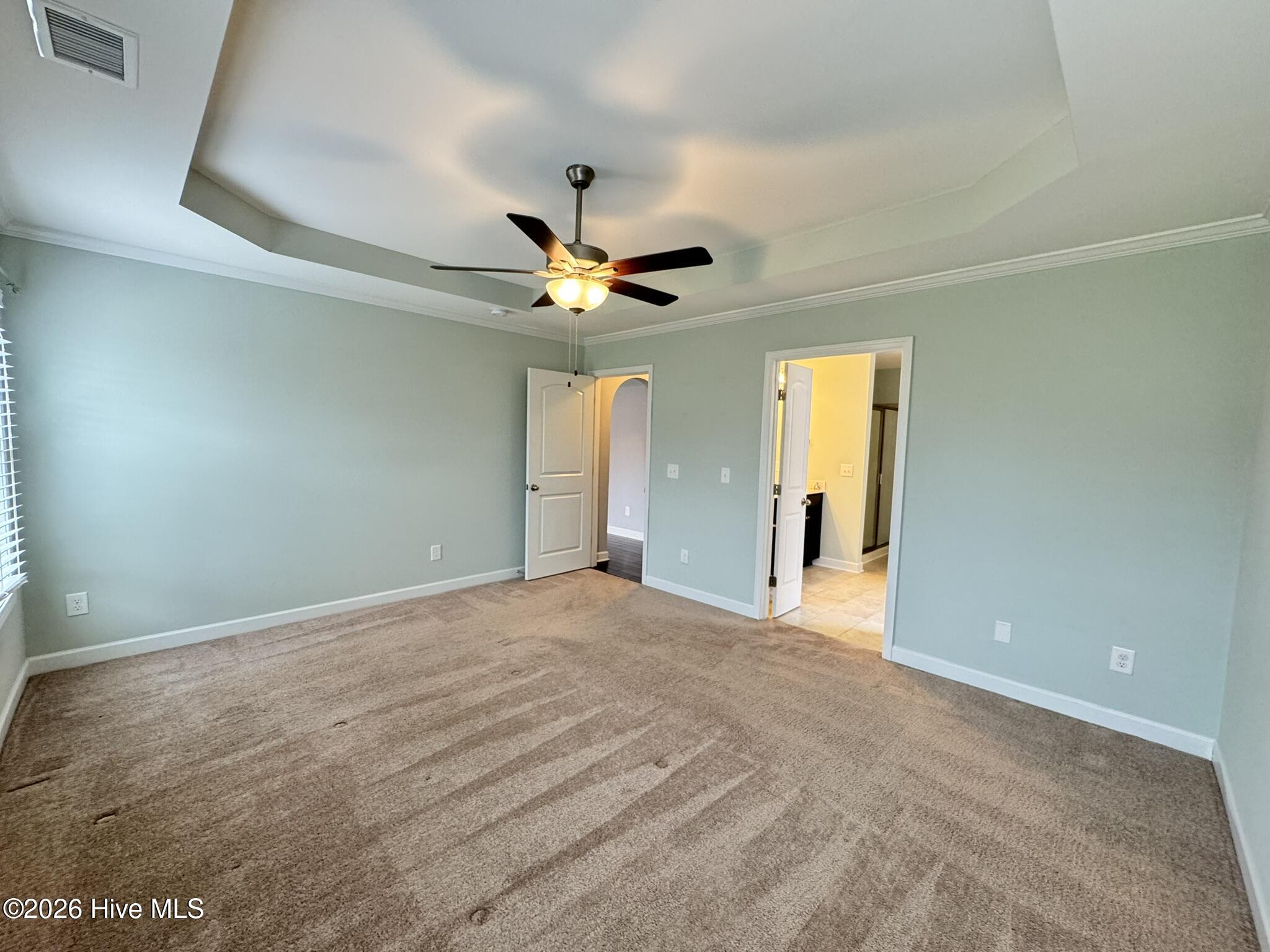 100552573 | Photo 16