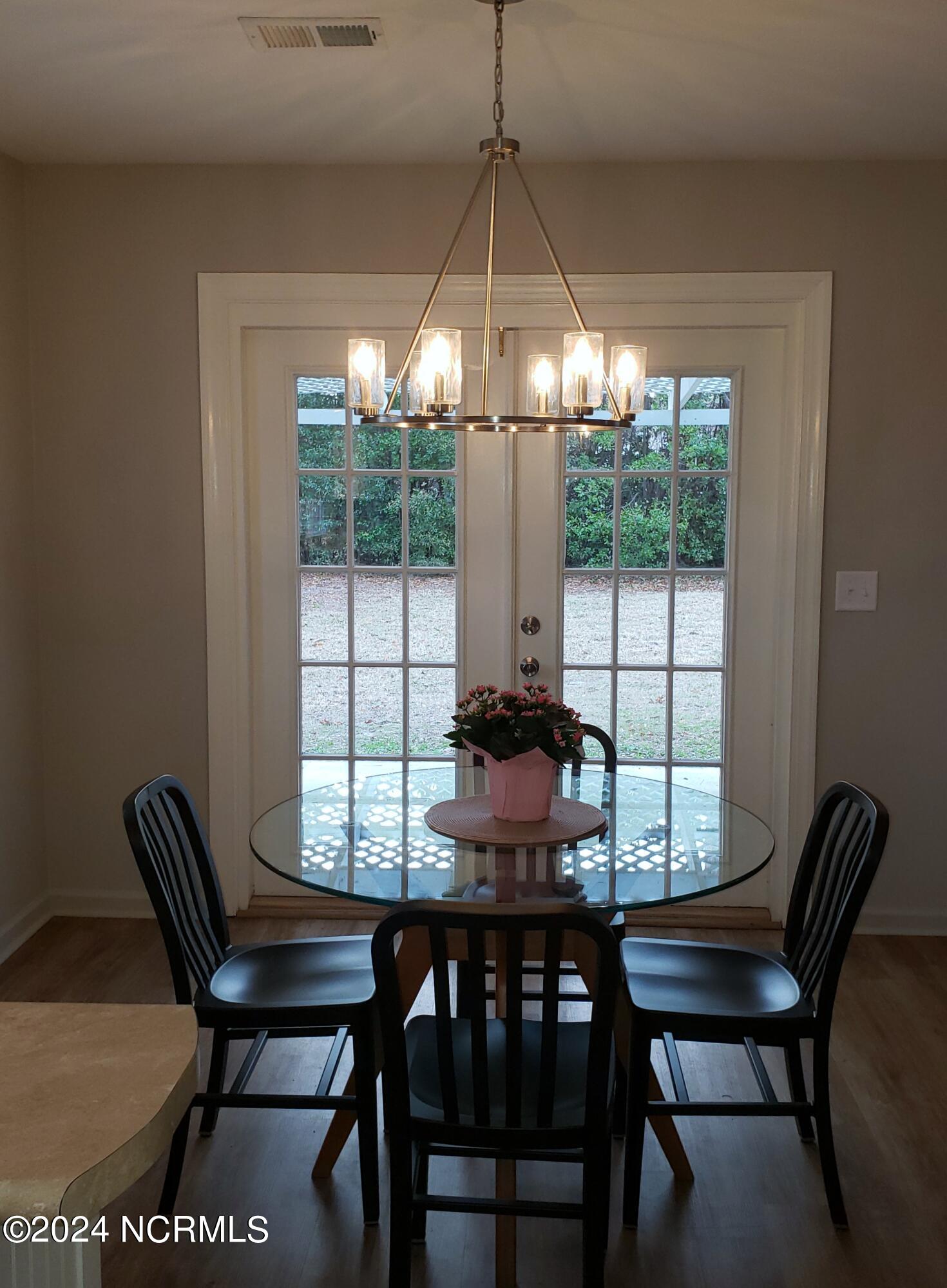 100551642 | Photo 11