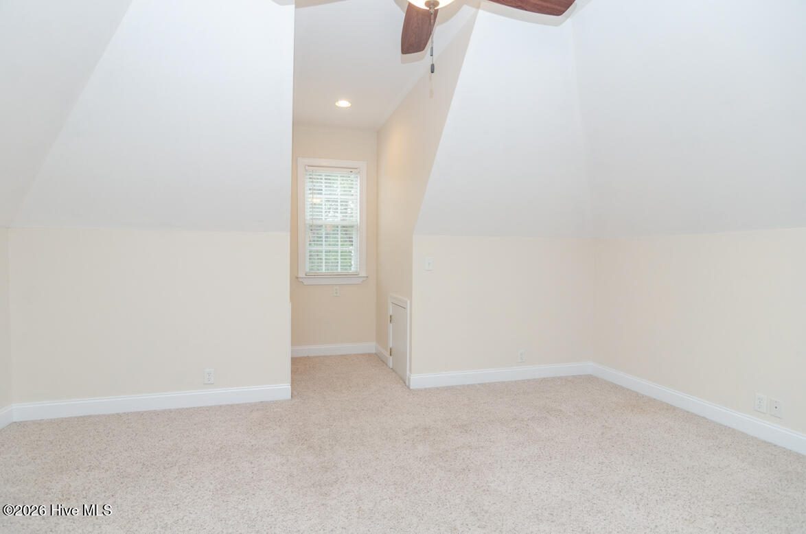 100556444 | Photo 30