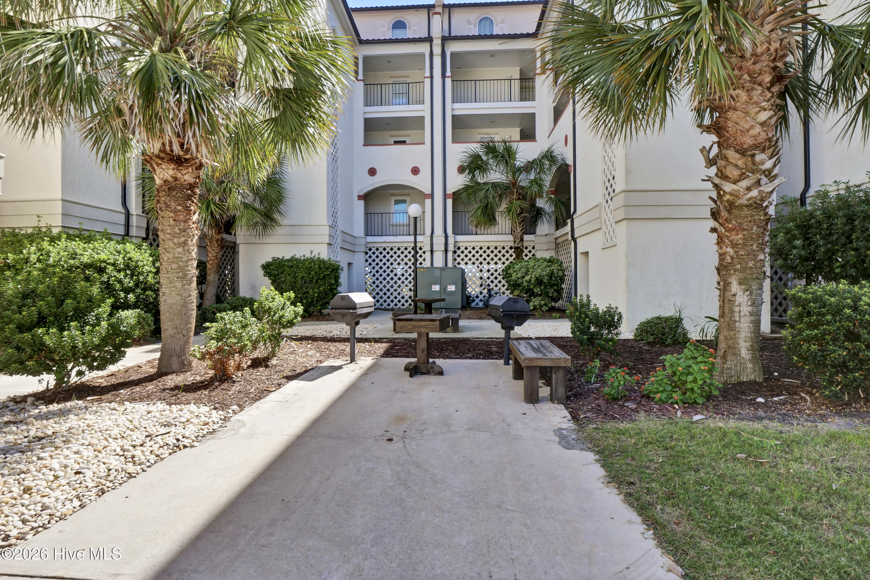 100568144 | Photo 30