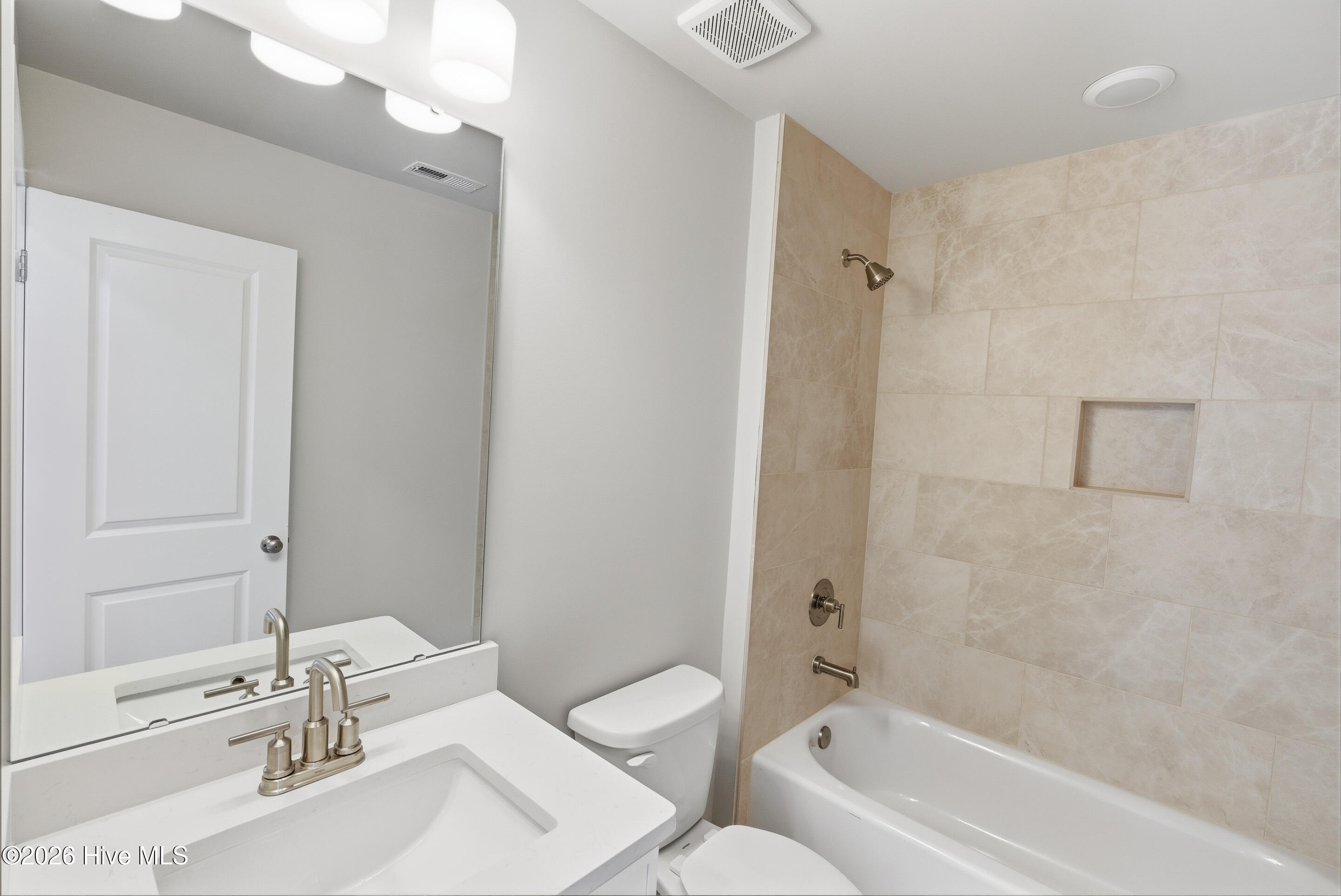 100547597 | Photo 29