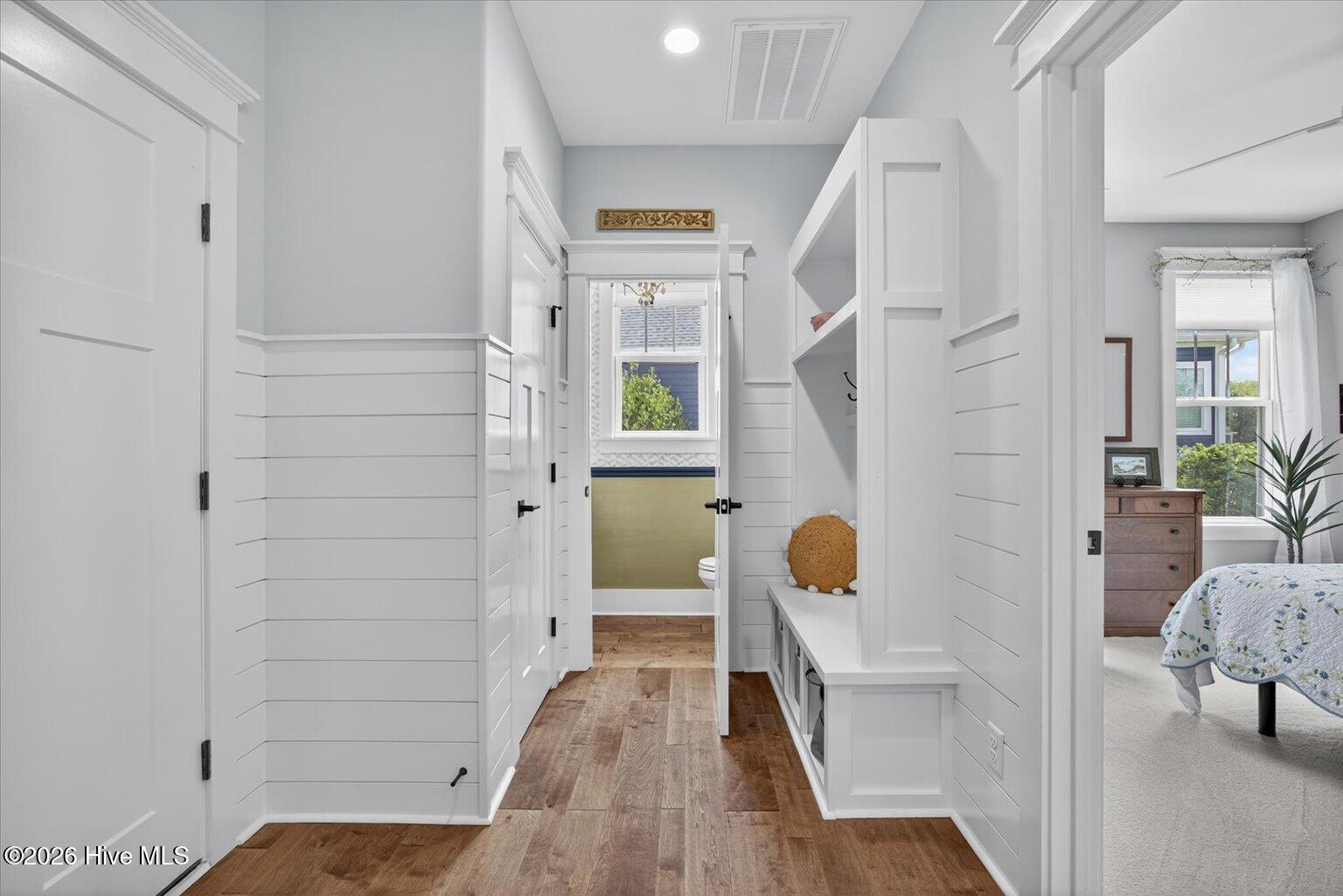 100566266 | Photo 48