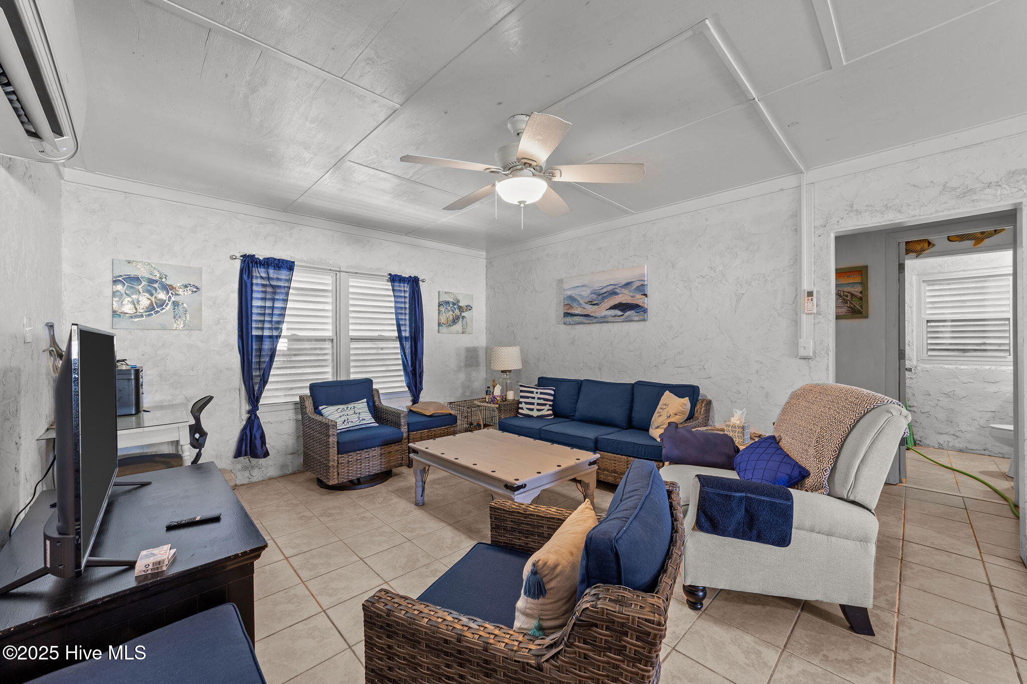 100536358 | Photo 42