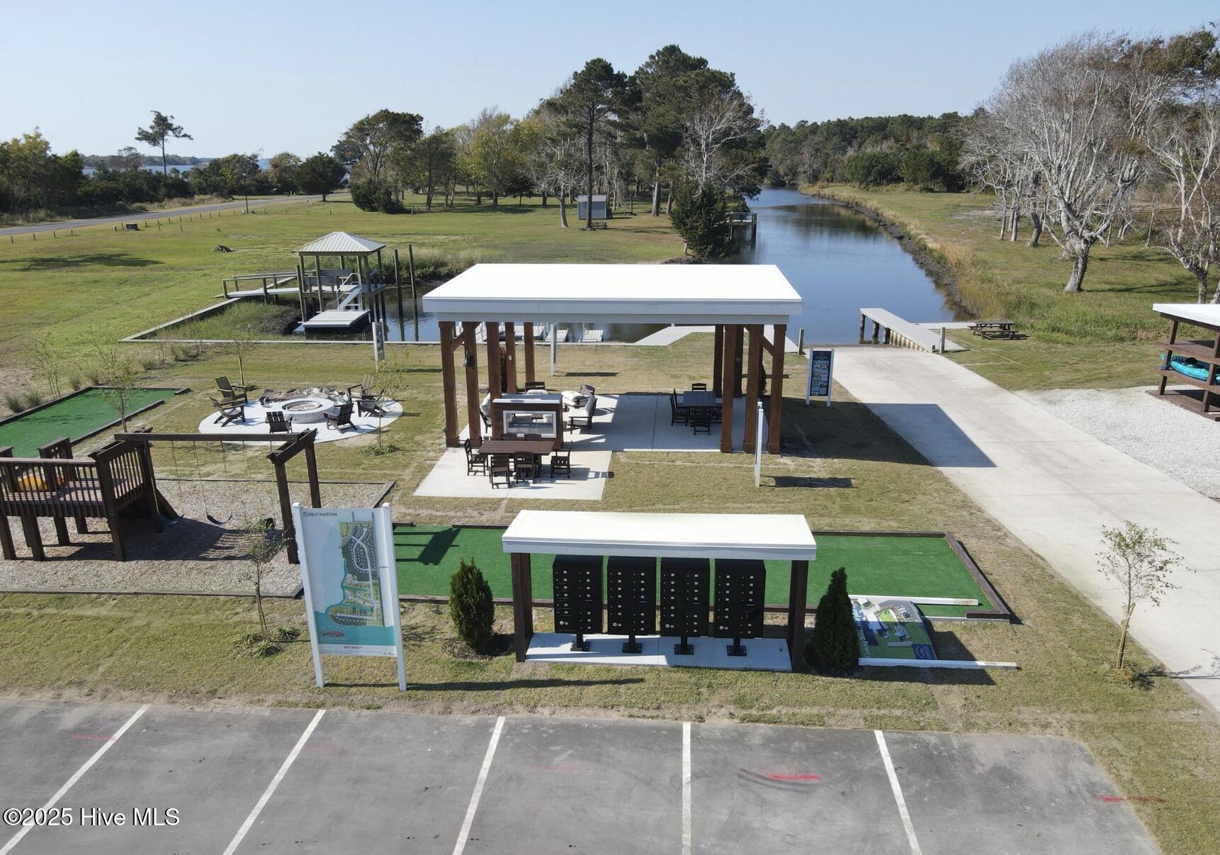 100521037 | Photo 12