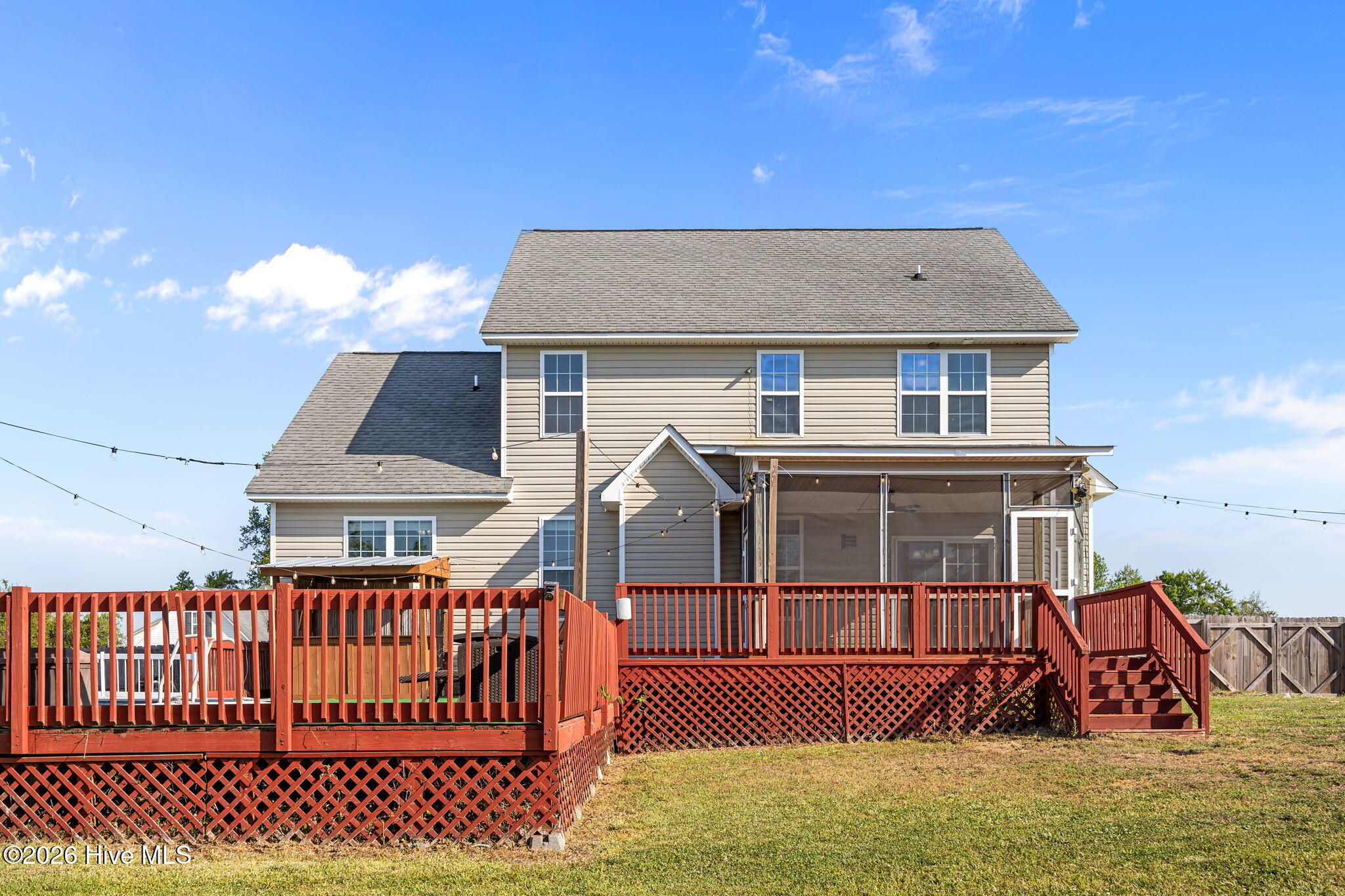 100568078 | Photo 50