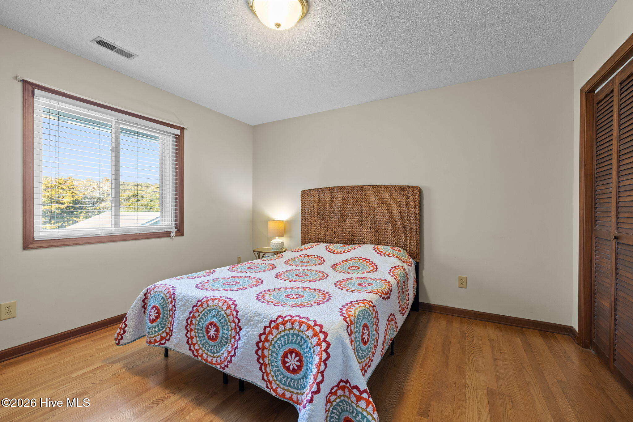 100554841 | Photo 27