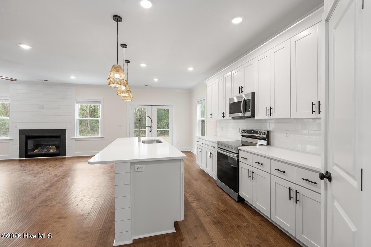 100544259 | Photo 13