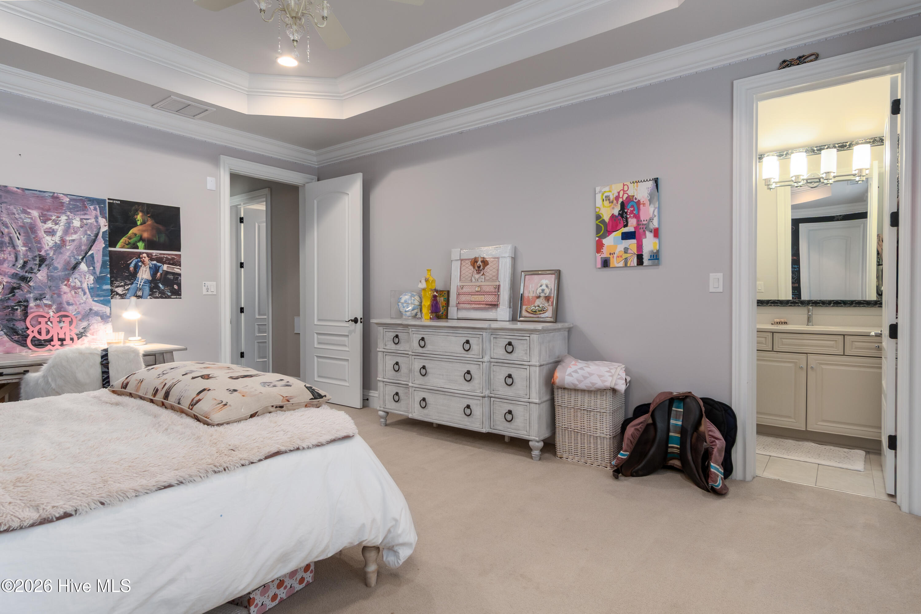 100550947 | Photo 52