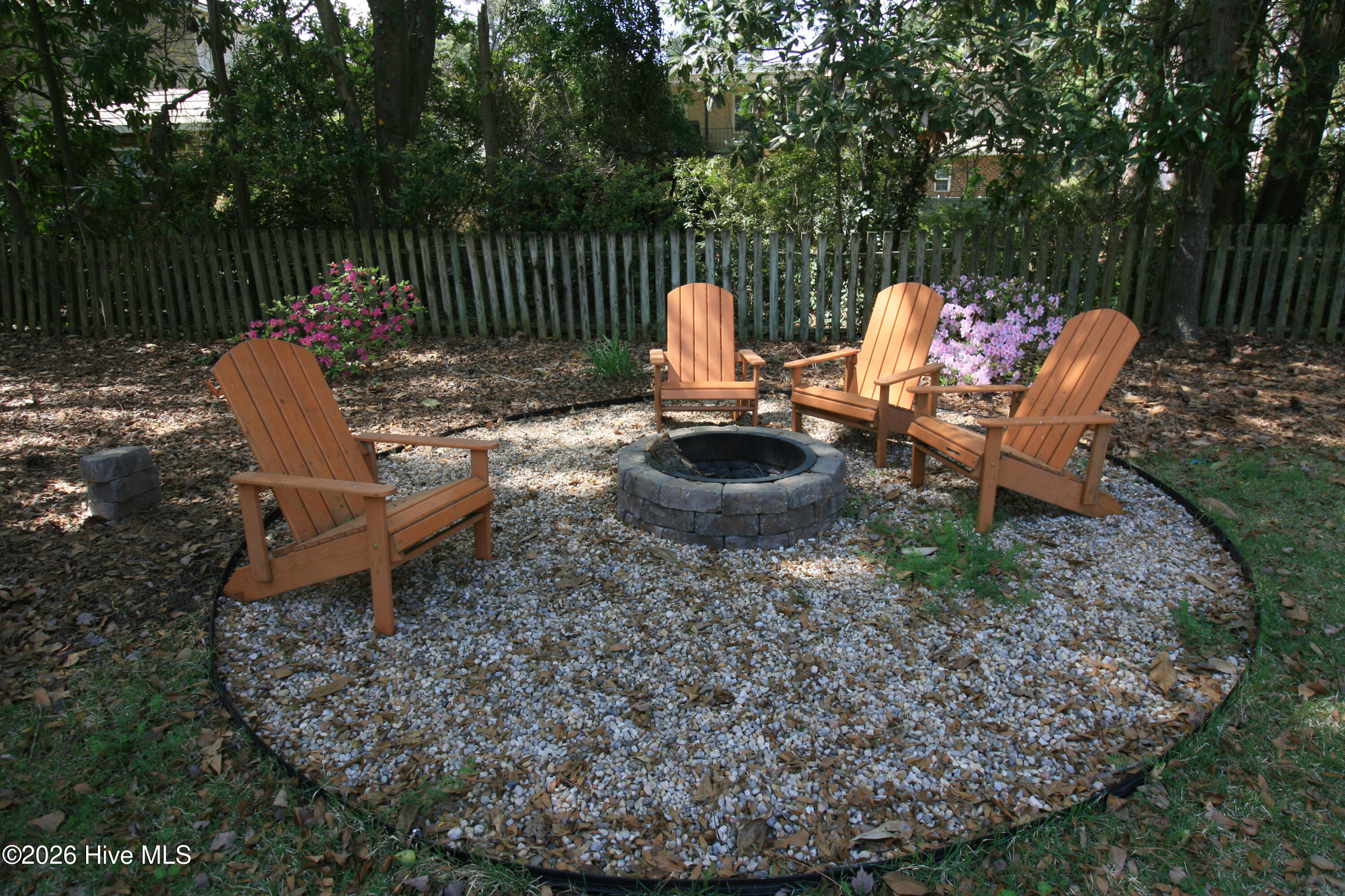 100569825 | Photo 24