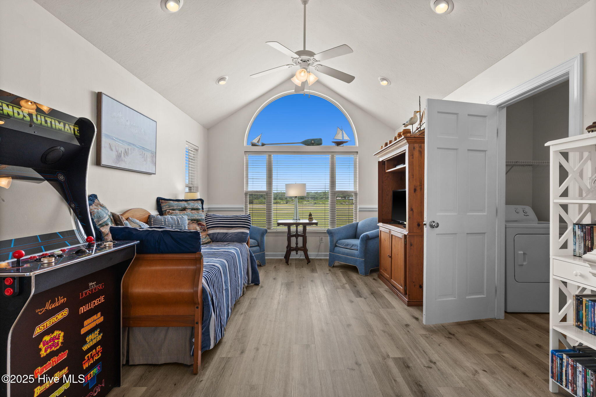 100515755 | Photo 27