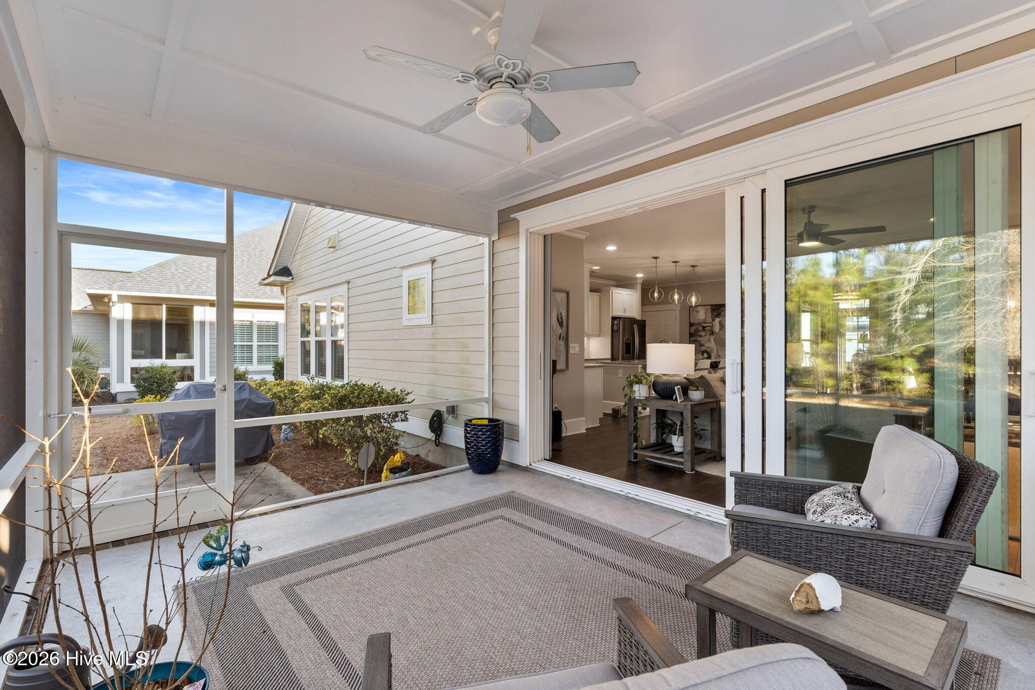 100552042 | Photo 40