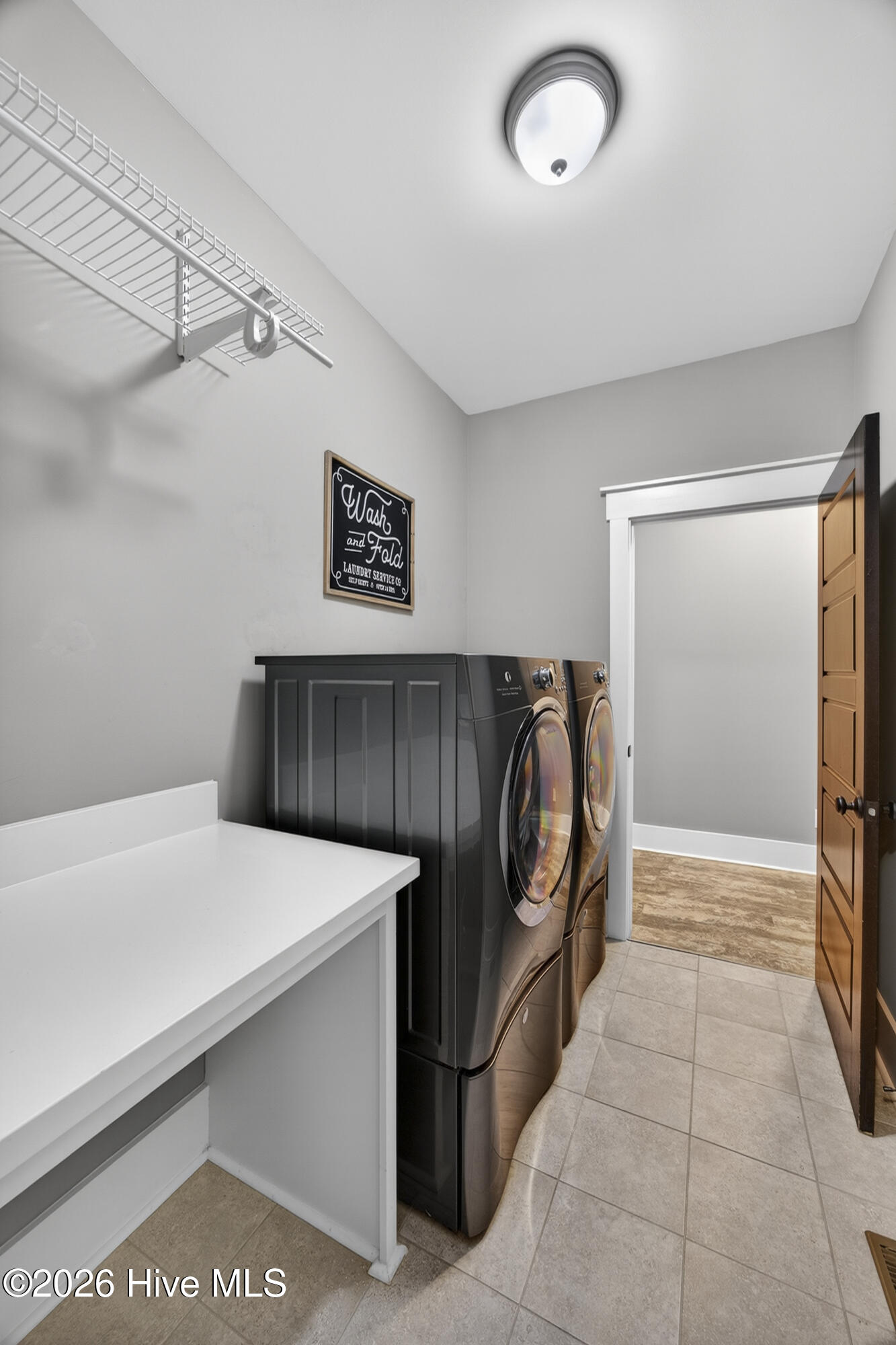 100555140 | Photo 43