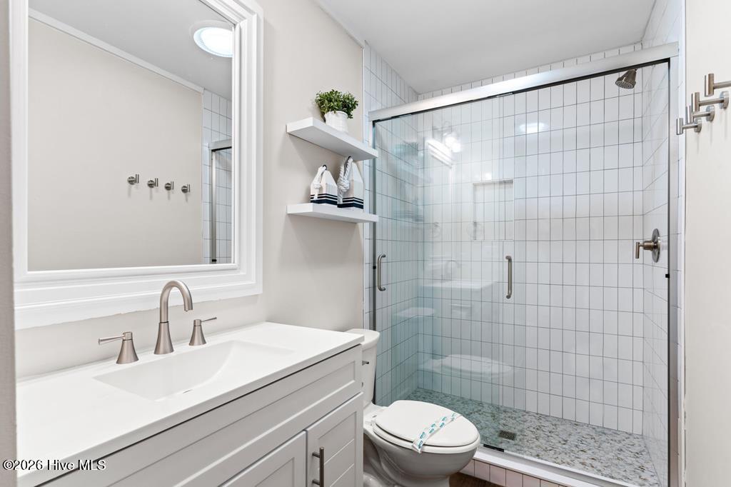 100556593 | Photo 69