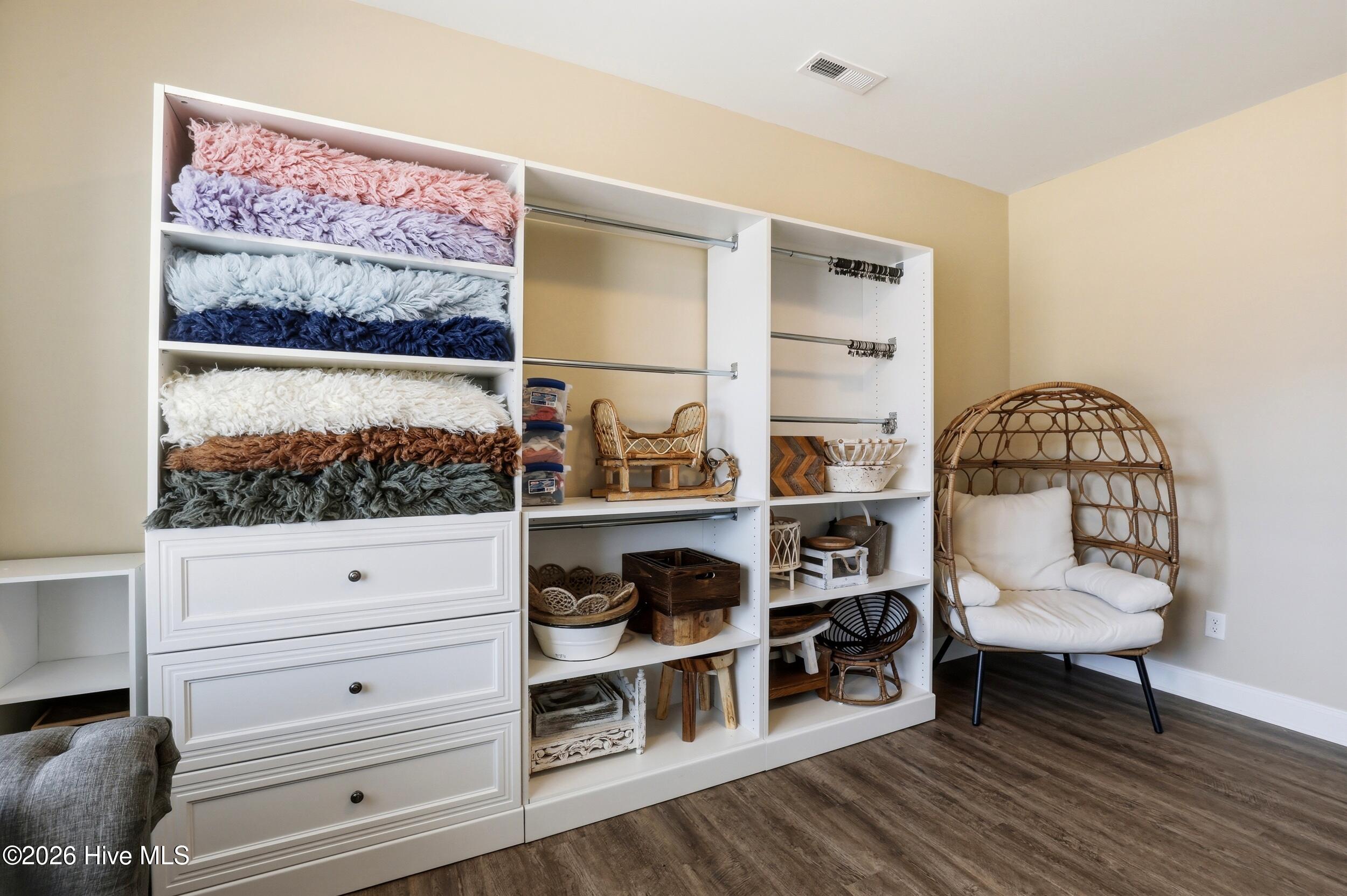 100566702 | Photo 39