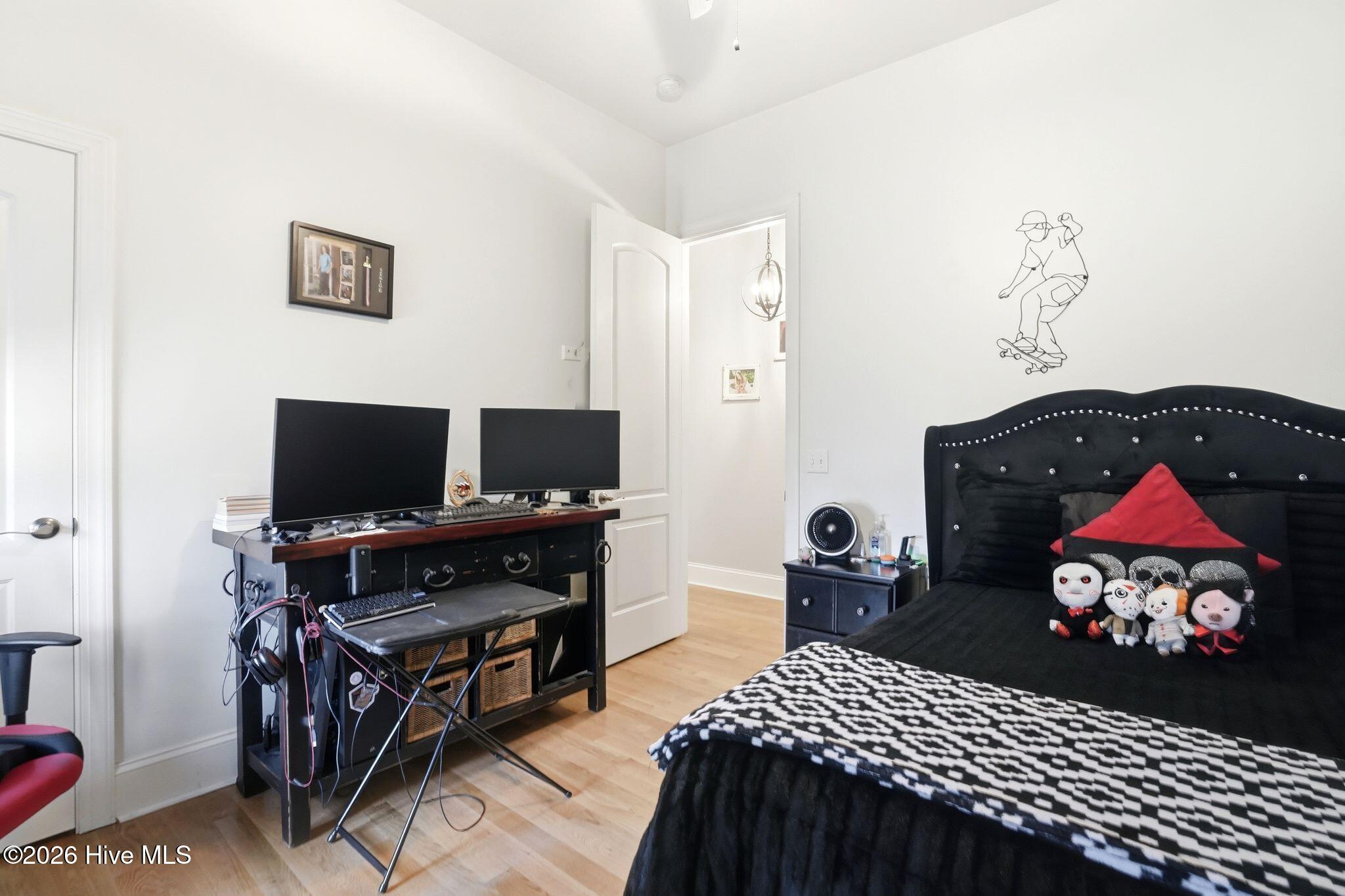 100561689 | Photo 34