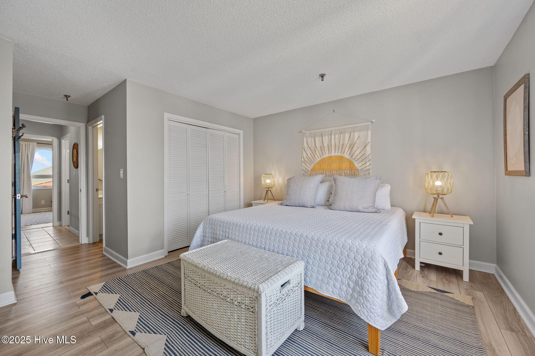 100536613 | Photo 26