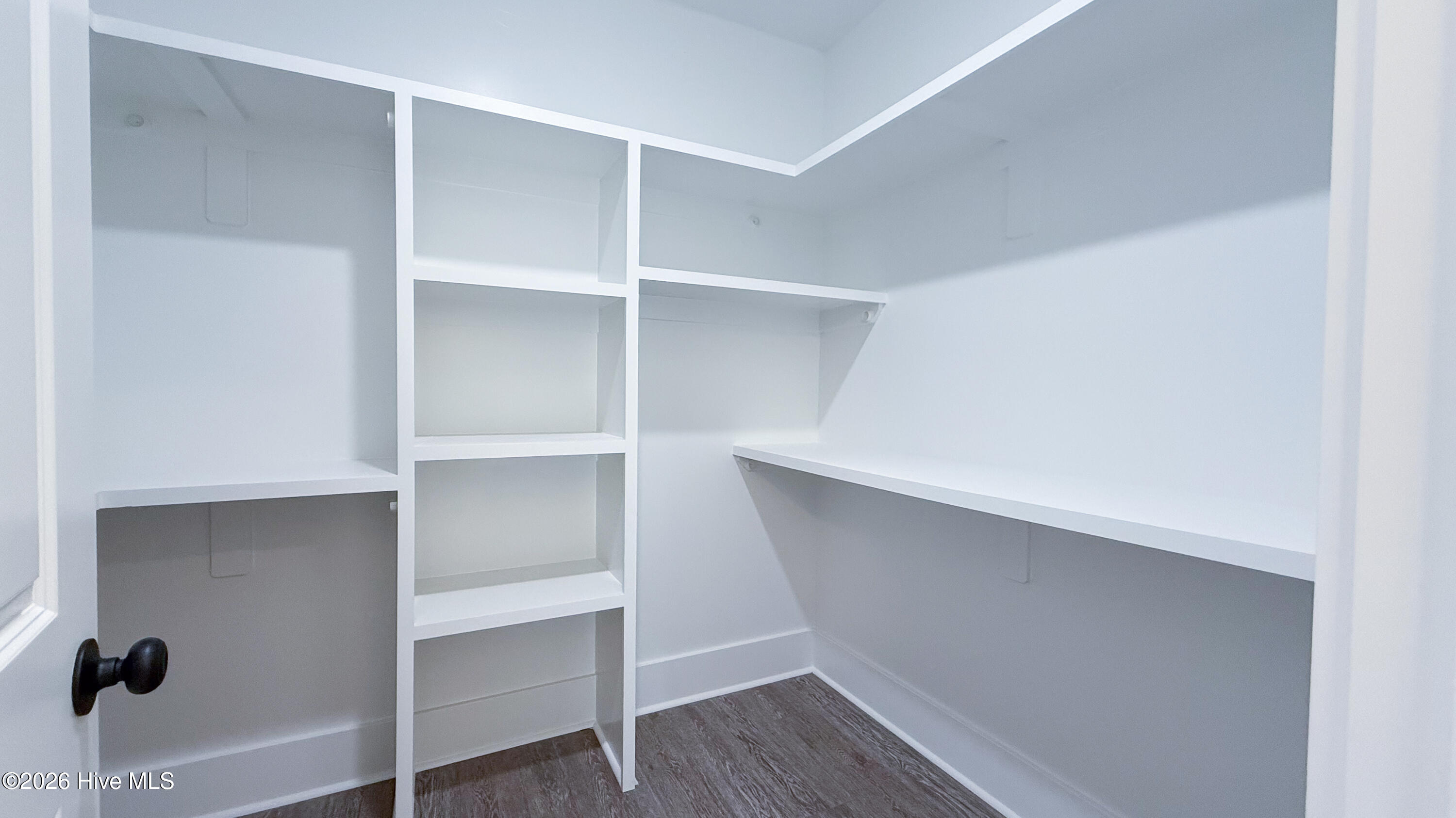 100550170 | Photo 30