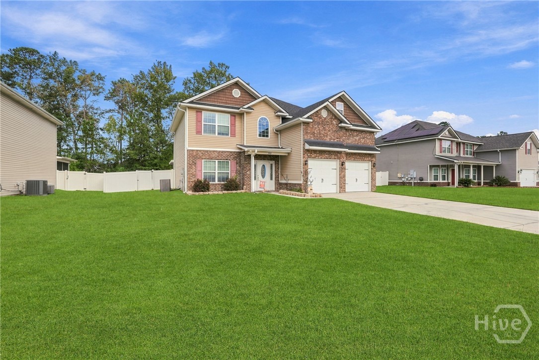 Photo 2 of Single family home for sale at 917 Oak Crst Dr, Hinesville, GA 31313 | MLS# SA367255 | Listing updated on 2026-10-30