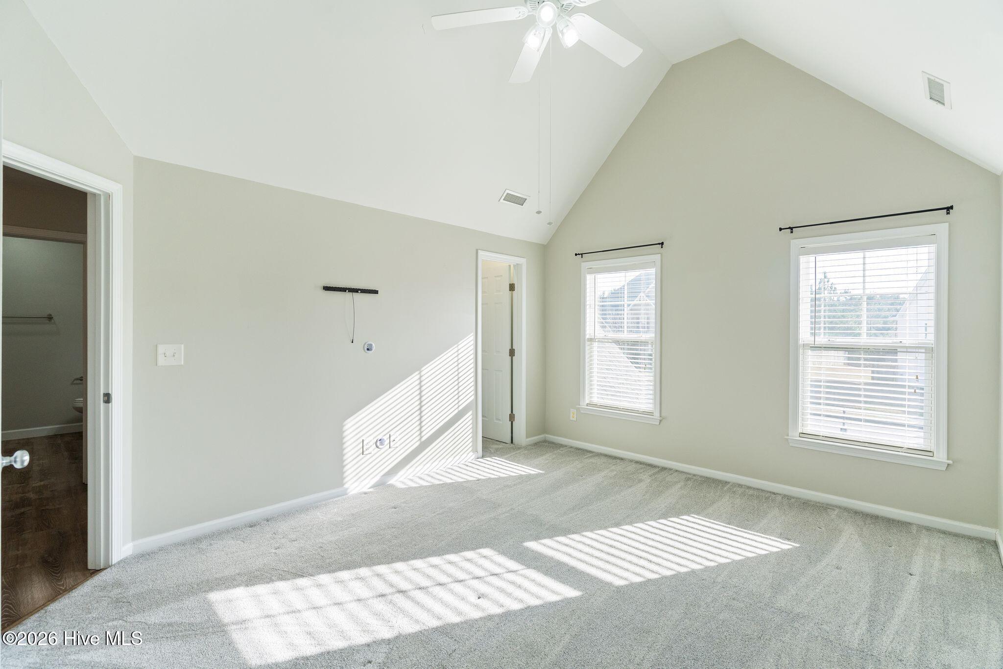 100558662 | Photo 49