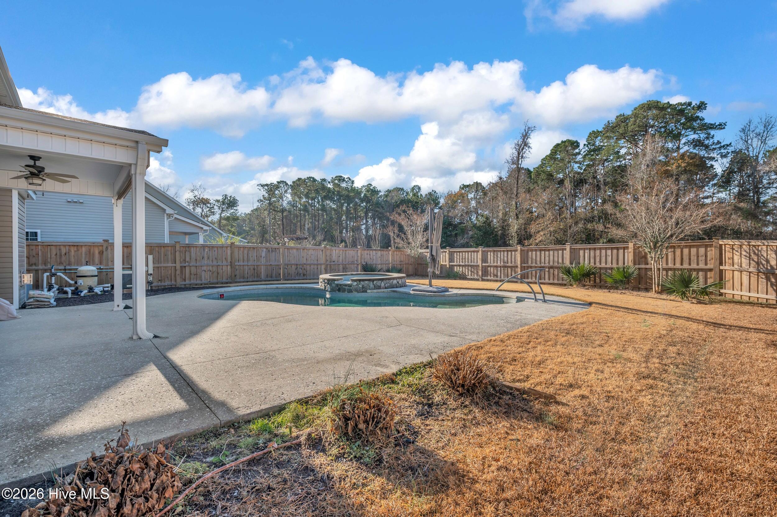 100547452 | Photo 33