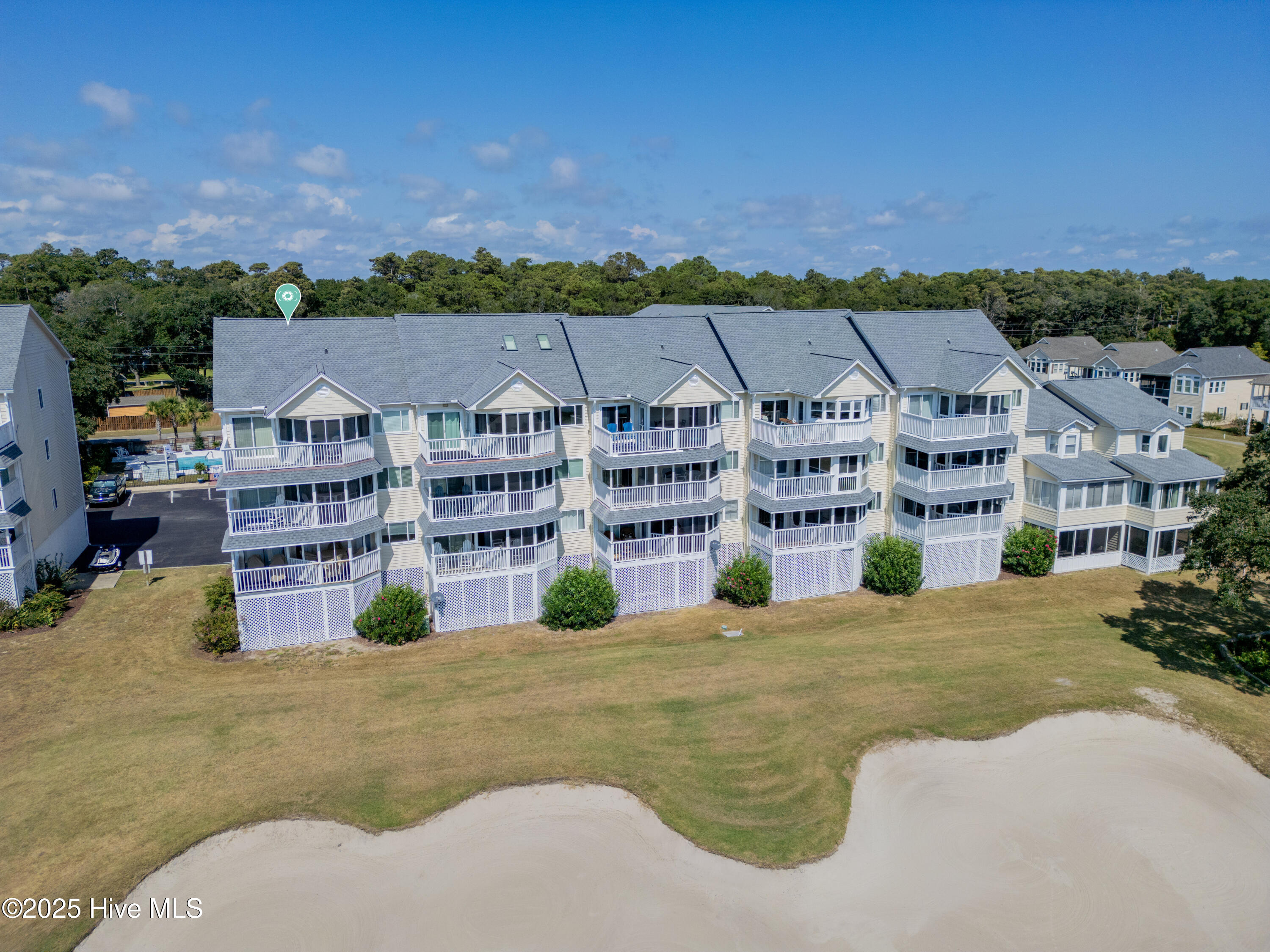 100533444 | Photo 36