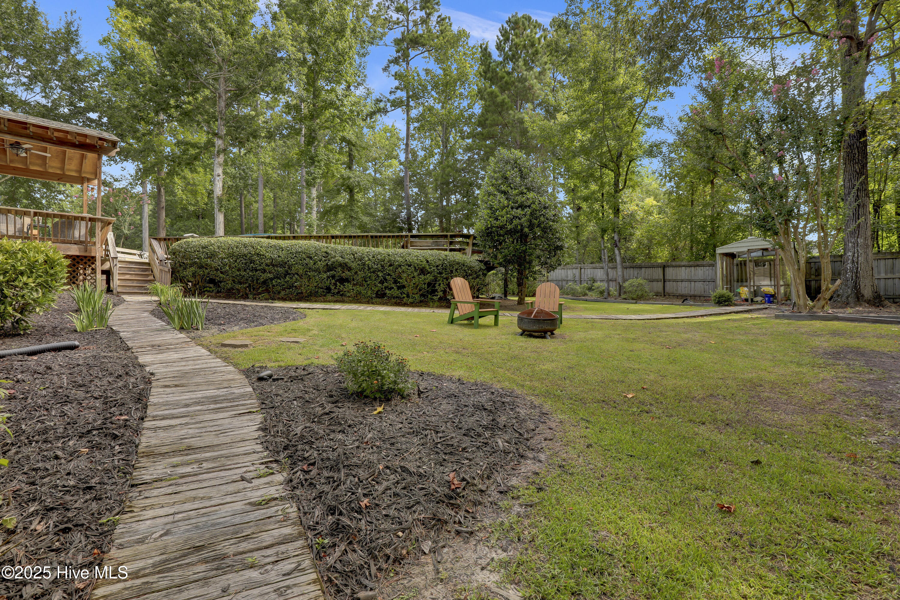 100525389 | Photo 40