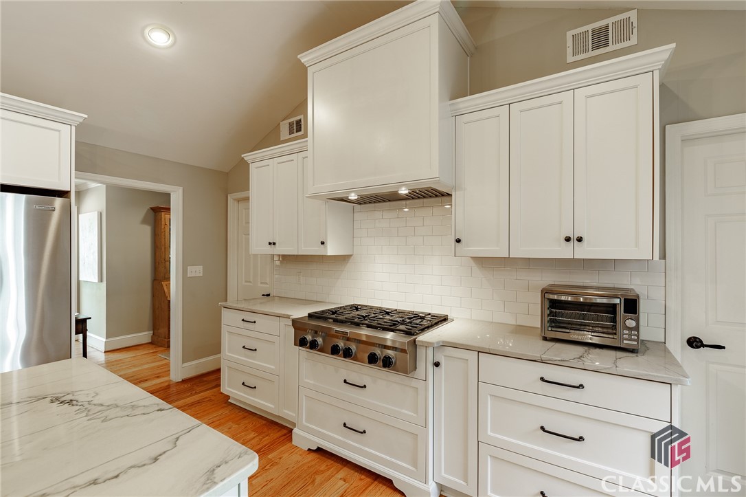 1060 Woodhollow Lane