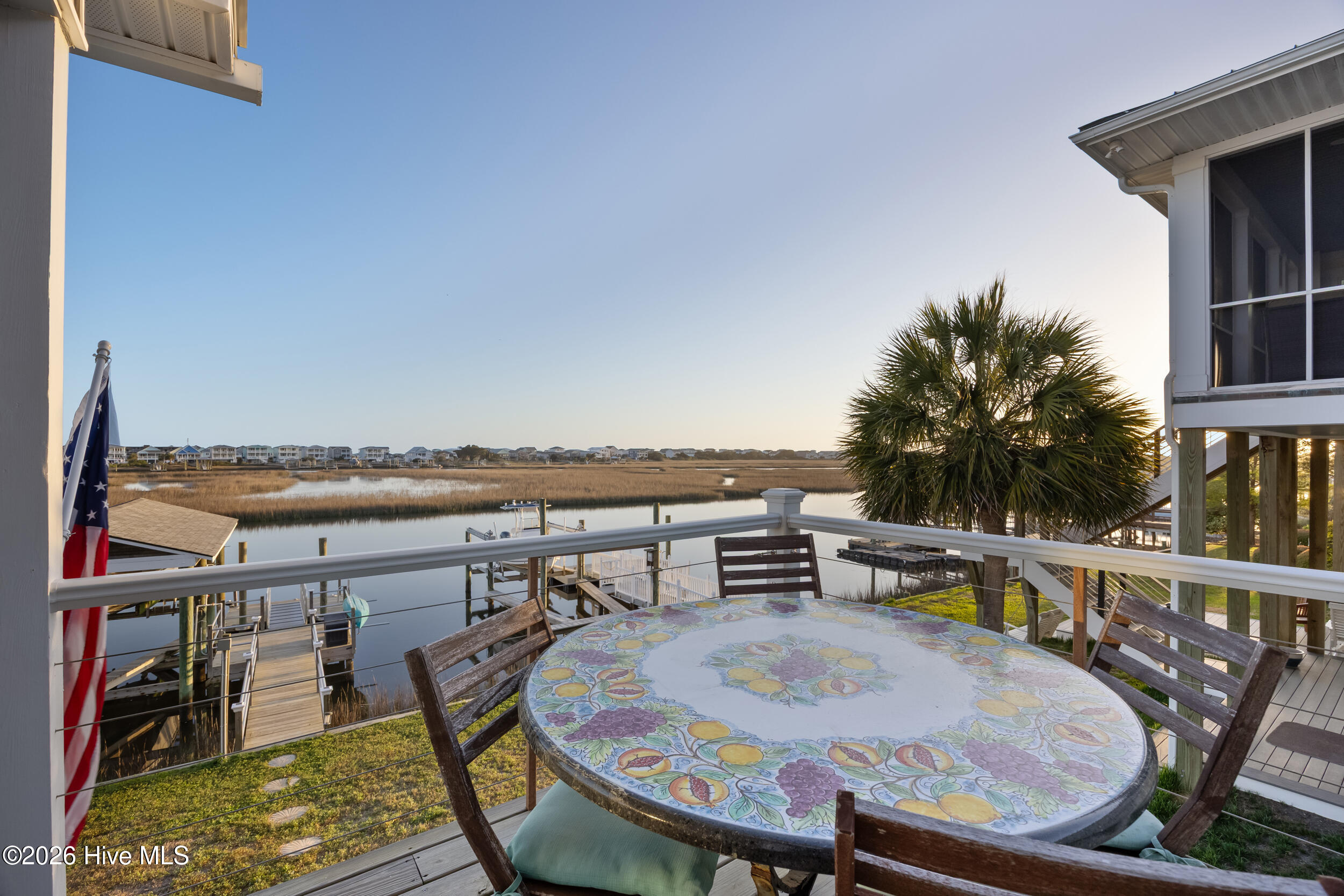 100564811 | Photo 51