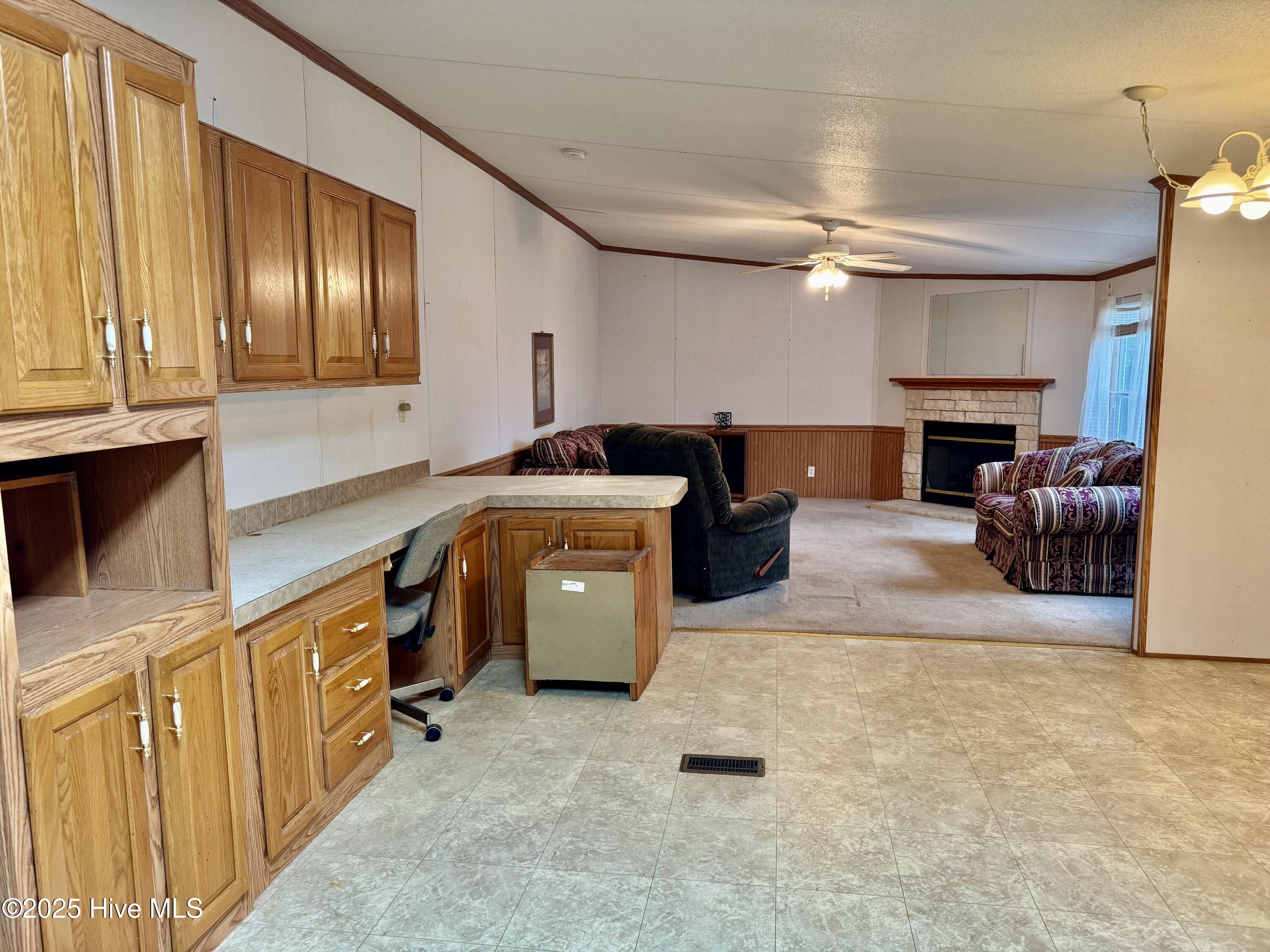 100513663 | Photo 14