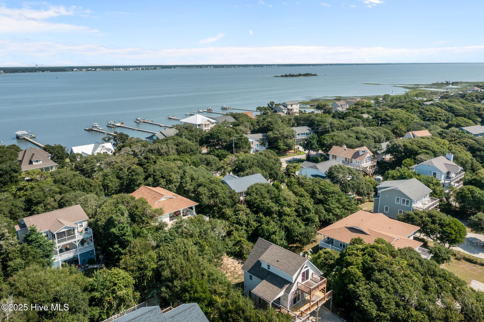 100530598 | Photo 11